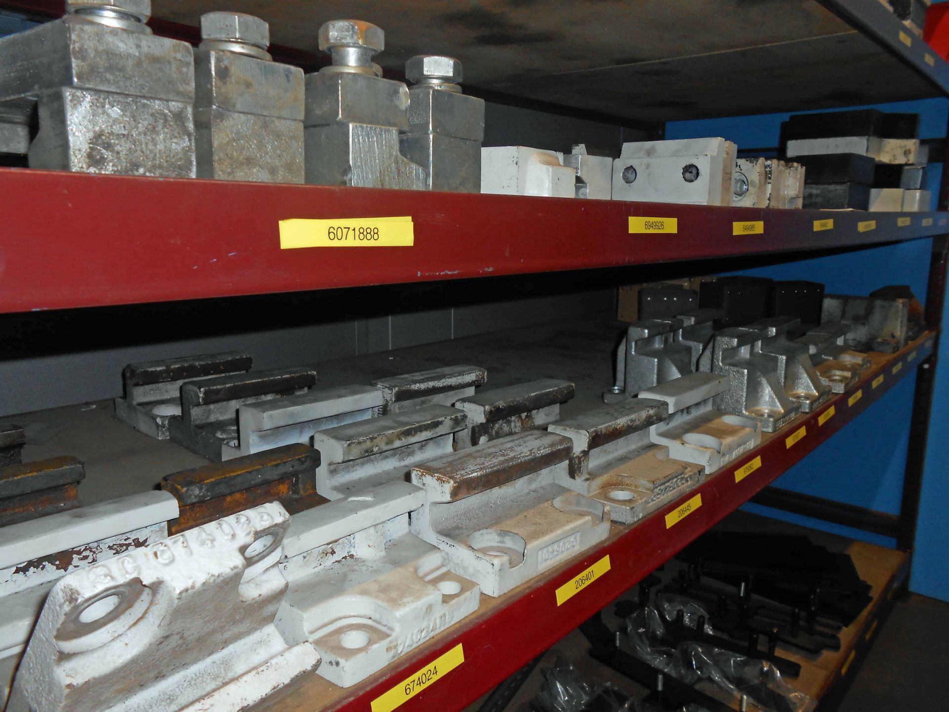 The Contents of One Rack comprising Assorted CASCADE Attachment Mounting Blocks and Hooks for - Image 3 of 5