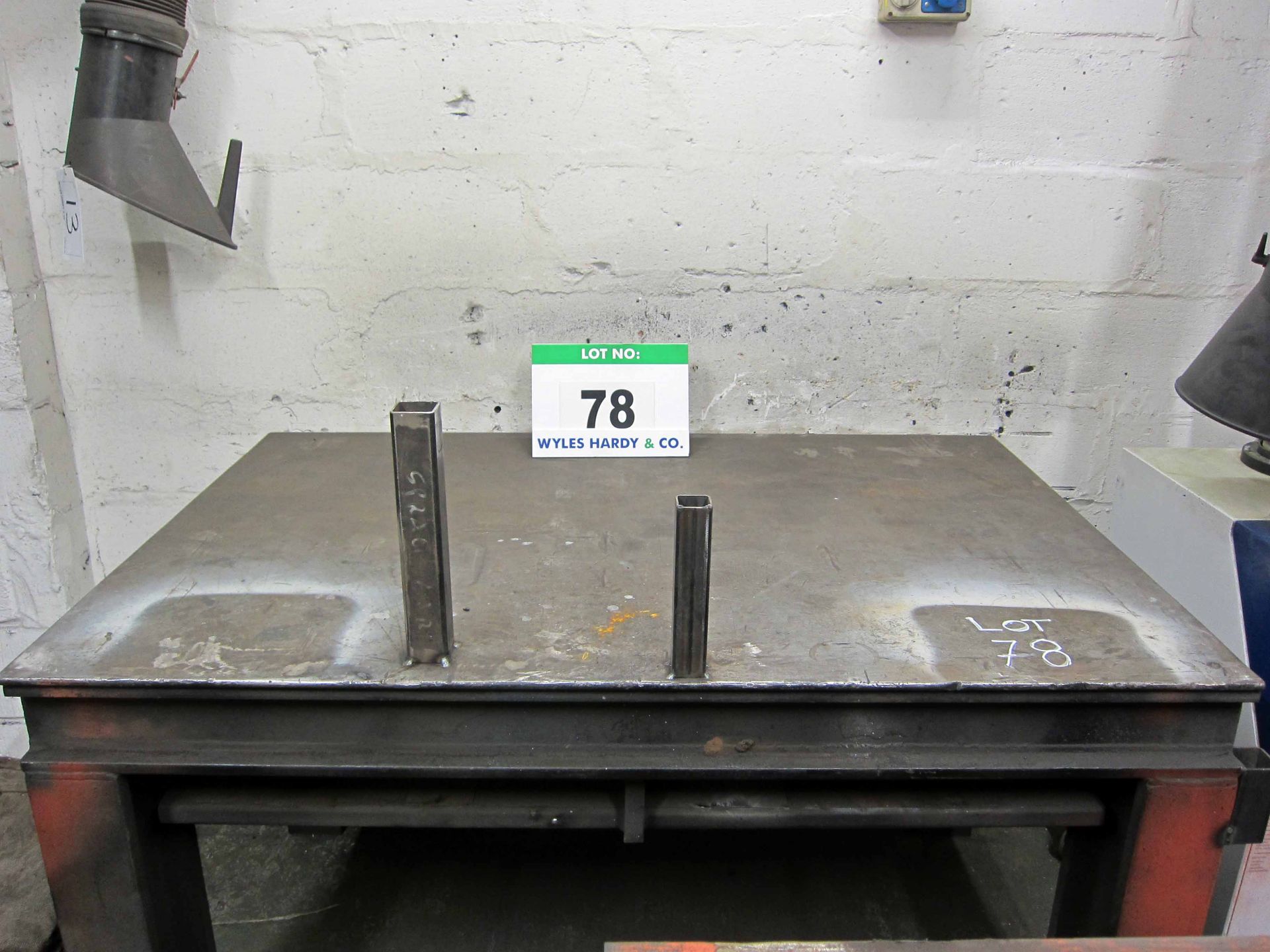 A 1500mm x 1010mm Heavy Steel Welding Bench