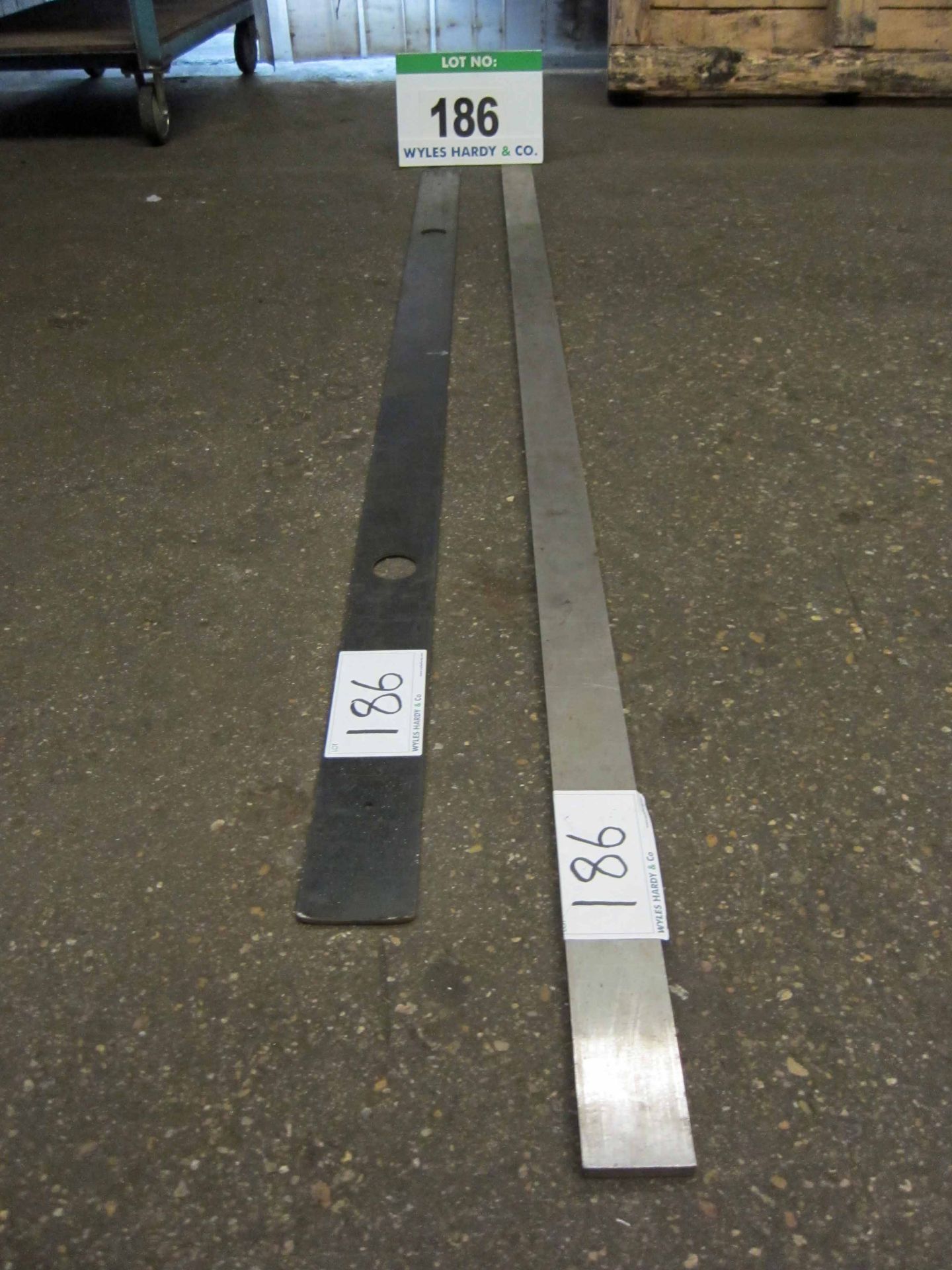 A 2000mm x 60mm x 10mm Machined Straight Edge and 6ft 3 Inch Flexible Straight Edge - Image 3 of 4