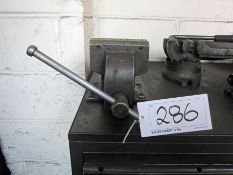 A RECORD No. 14P 6 Inch Bench Vice