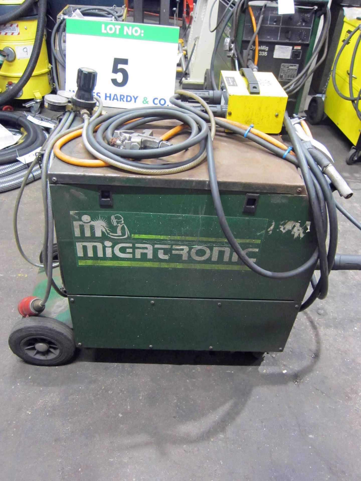 A MIGTRONIC Model Mig 300 Mig Welder complete with QUALITRONICS Voltage and Amp Meters and Gun, - Bild 2 aus 6