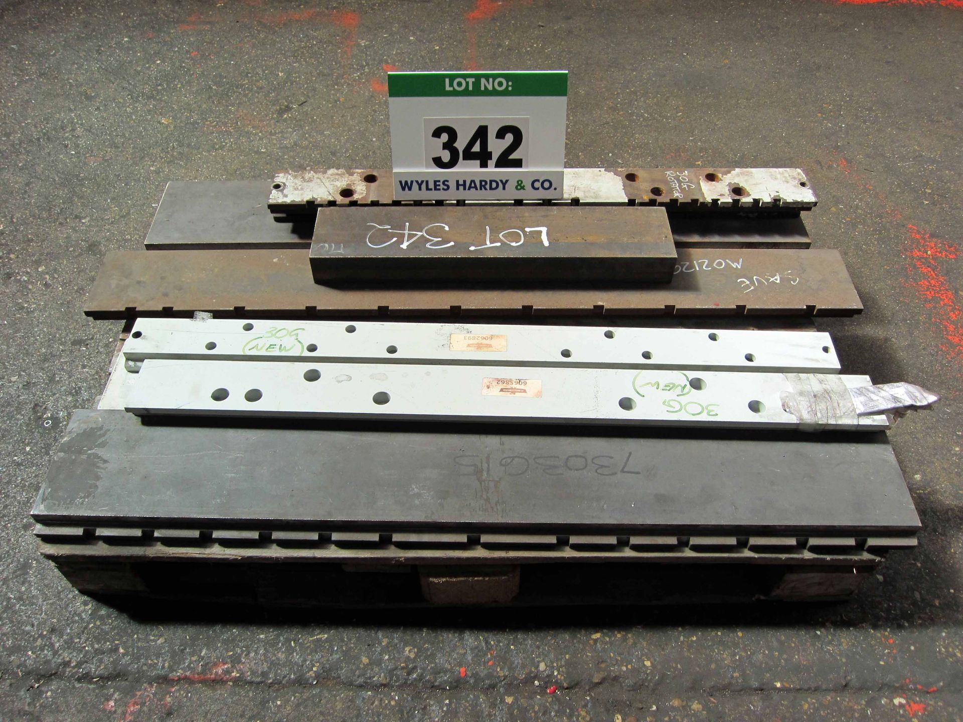 A Quantity of Assorted Forklift Attachment Rail including Class 3 Castellated and Bottom, 1200mm