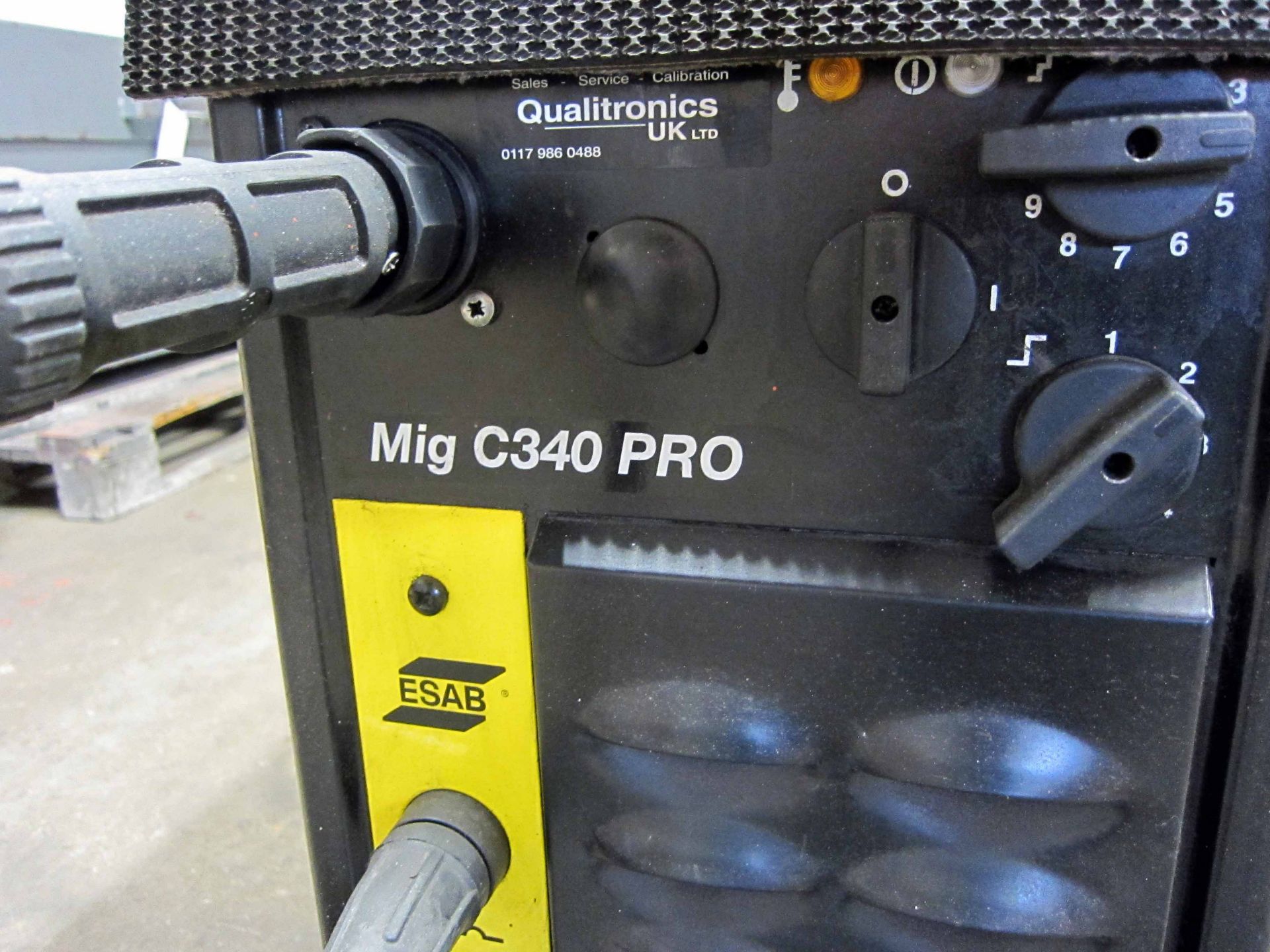 An ESAB Model C340 Pro Mig Weld Serial No. 627-405-1654 complete with Gun, Earth Lead and Argon - Image 4 of 6