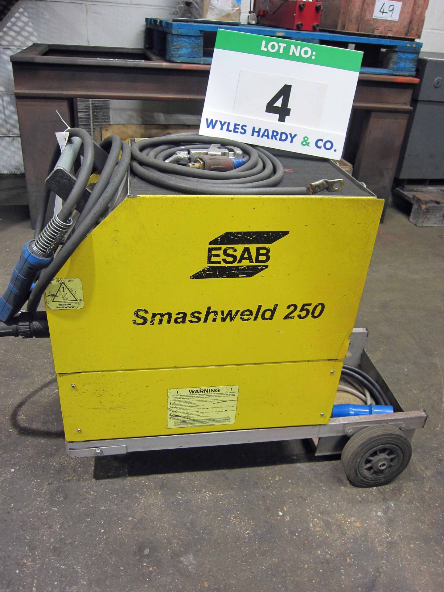 An ESAB Model Smashweld 250 Mig Welder complete with Gun and Earth Lead, Serial No. 99B/0040 - Image 3 of 5