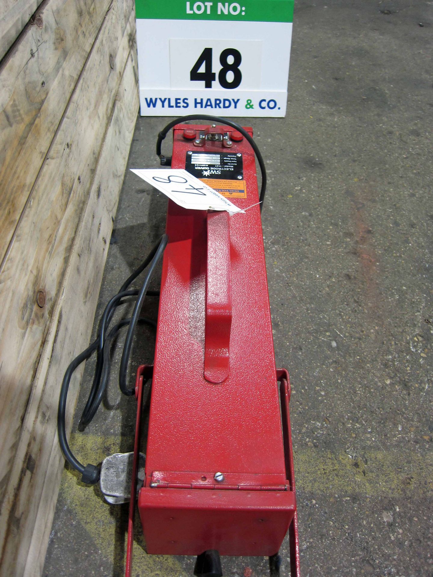 An SWP Model DA602 Welding Rod Heated Quiver, Dual Voltage (110V and 240V) - Image 2 of 2