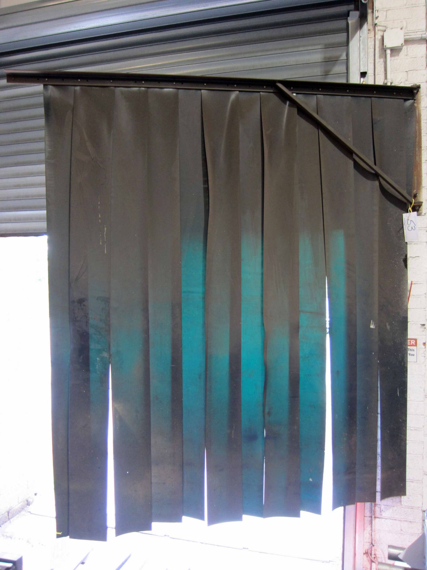 Two Swinging Jib mounted Welding Screens, Approx. 1850mm x 250mm and 1850mm x 2300mm (Method - Bild 2 aus 2