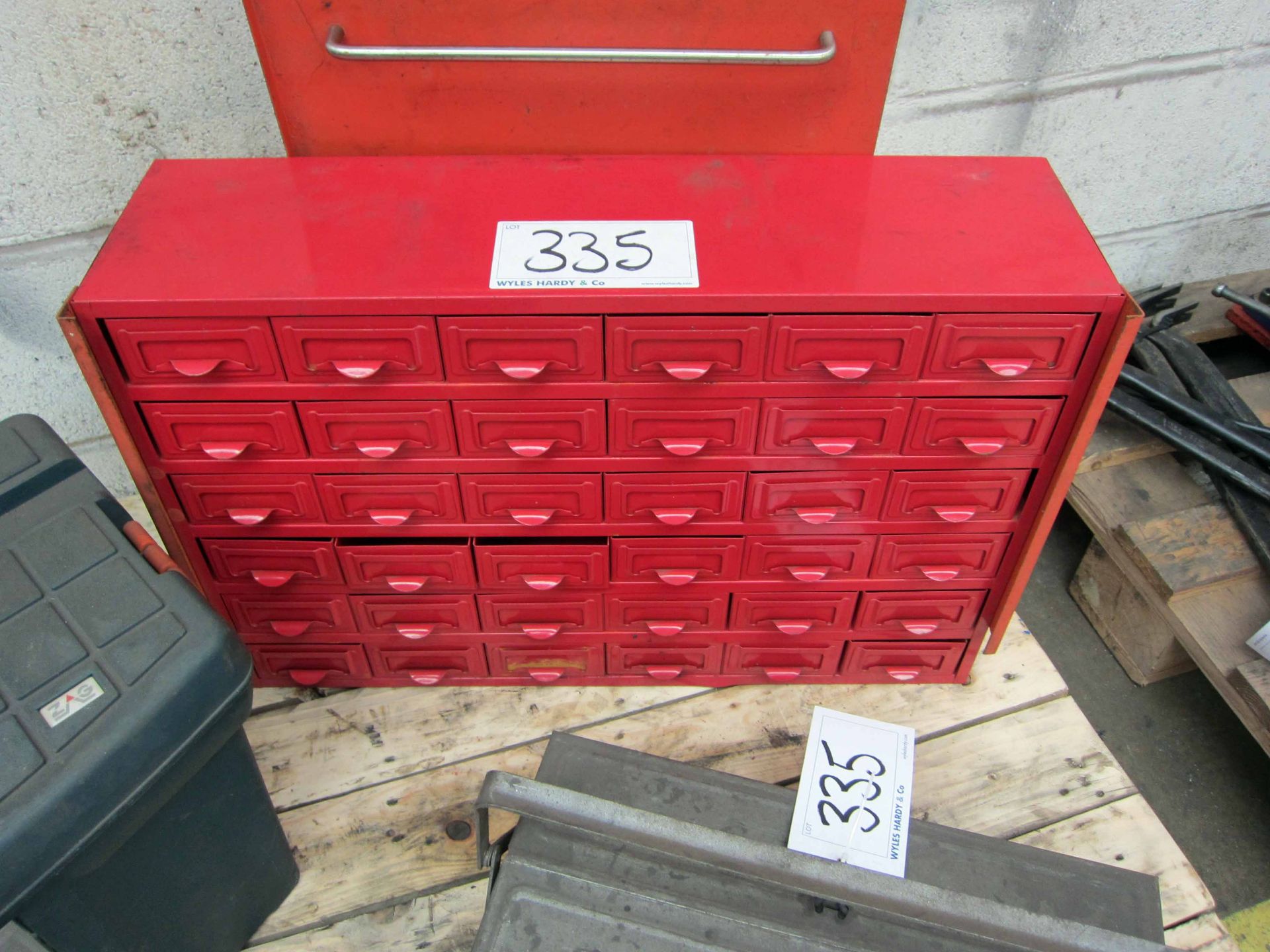 A 640mm x 165mm x 425mm Red Steel 36-Drawer Cabinet with Retaining Slide and Three Various Tool - Image 2 of 2