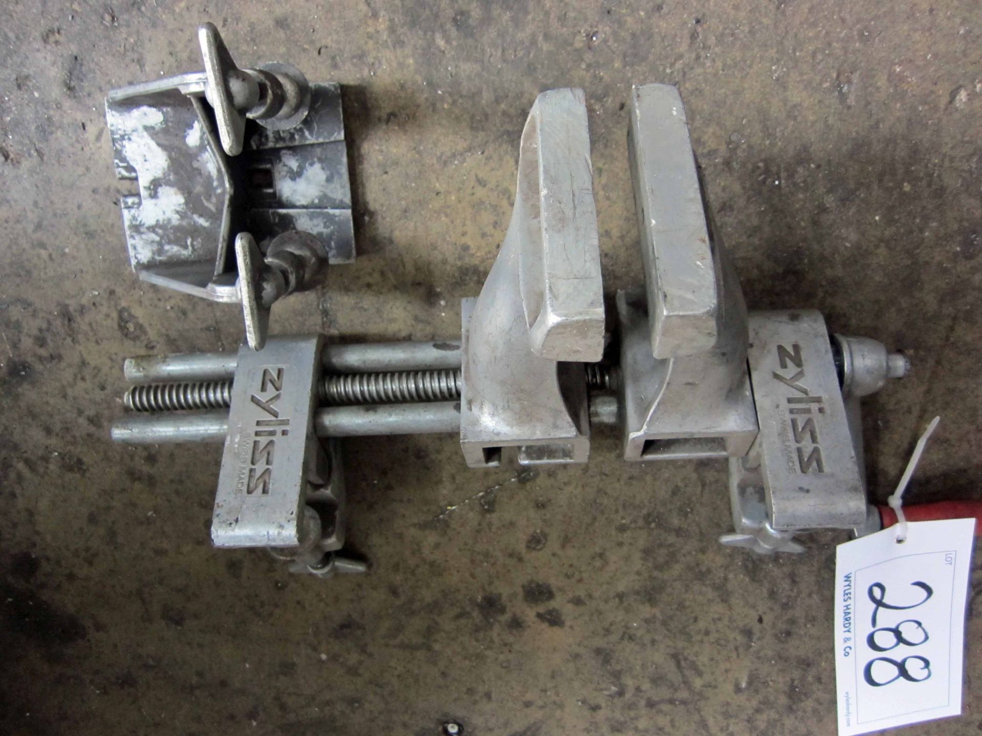 A ZYLISS Aluminium Clamp On Vice with 105mm Jaws and Clamp On Workpiece Holder - Image 2 of 2