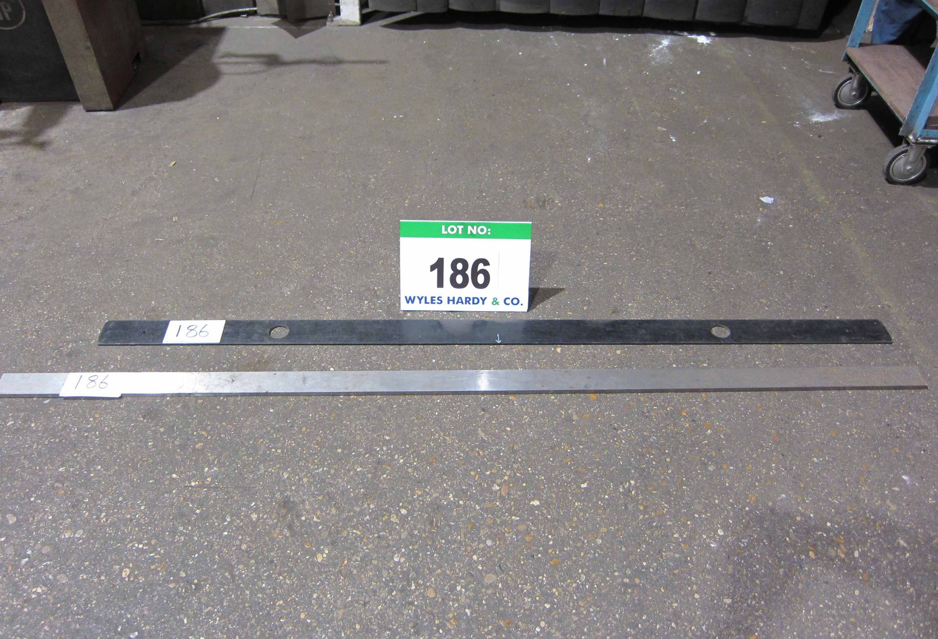 A 2000mm x 60mm x 10mm Machined Straight Edge and 6ft 3 Inch Flexible Straight Edge - Image 2 of 4