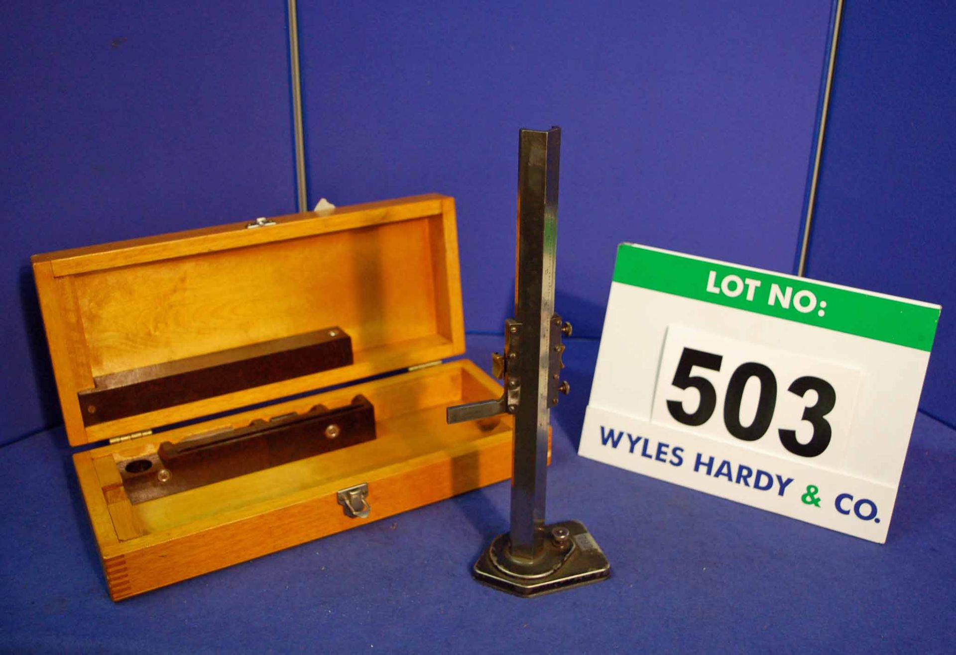 A CHESTERMAN 0-12 inch (0-30cm) Height Gauge in Wooden Case