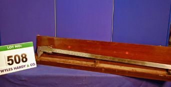 A CHESTERMAN 0-40 inch (0-1M) Inside and Outside Vernier Caliper Gauge in Wooden Case