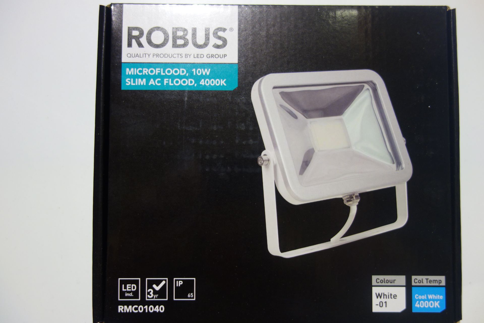 15 X Robus RMCO1040 10W MicroFlood LED 4000k COOLWHITE White Body