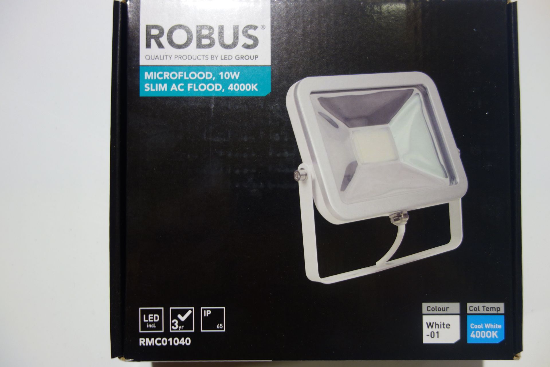 15 X Robus RMCO1040 10W MicroFlood LED 4000k COOLWHITE White Body