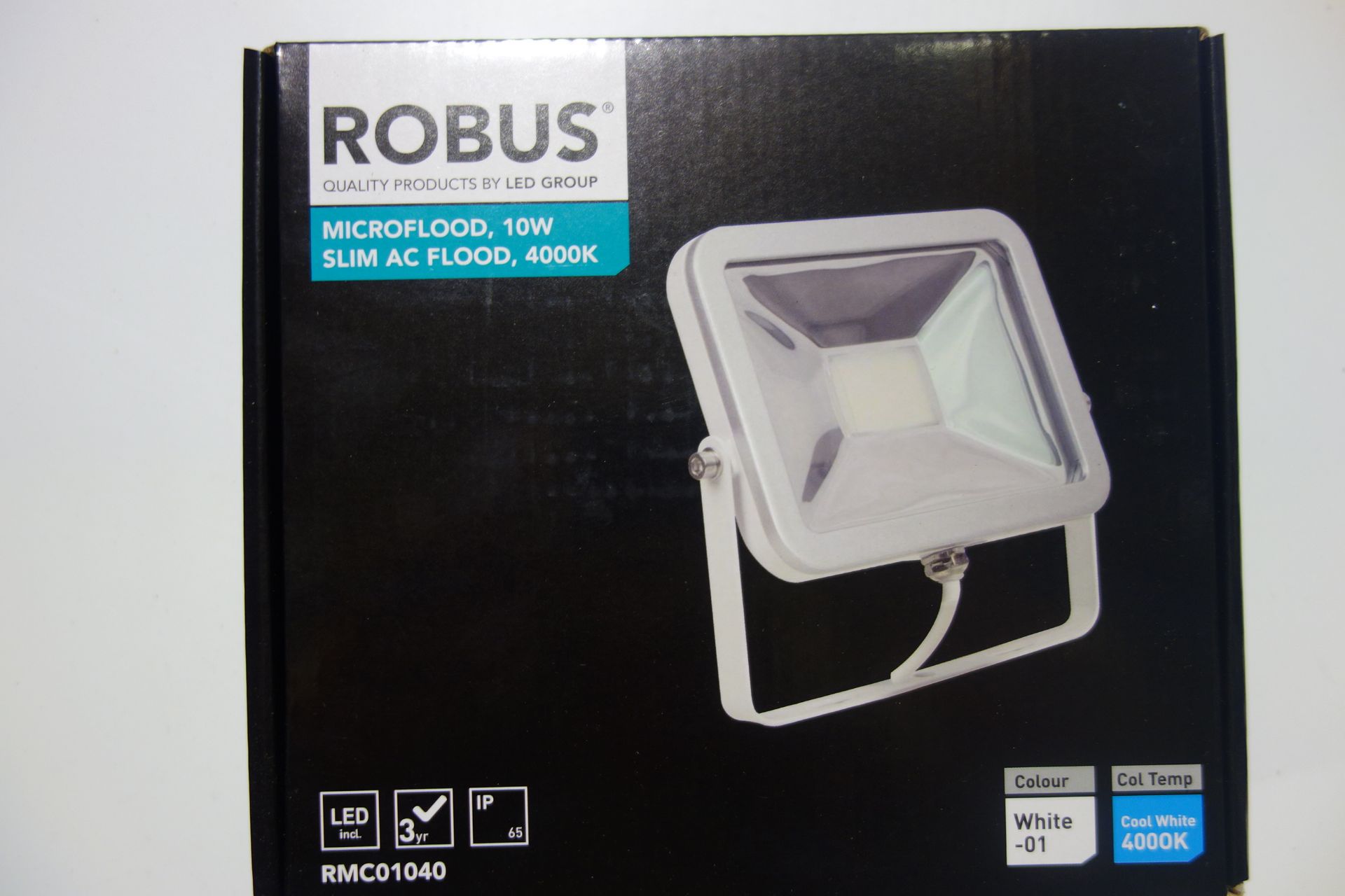 15 X Robus RMCO1040 10W MicroFlood LED 4000k COOLWHITE White Body