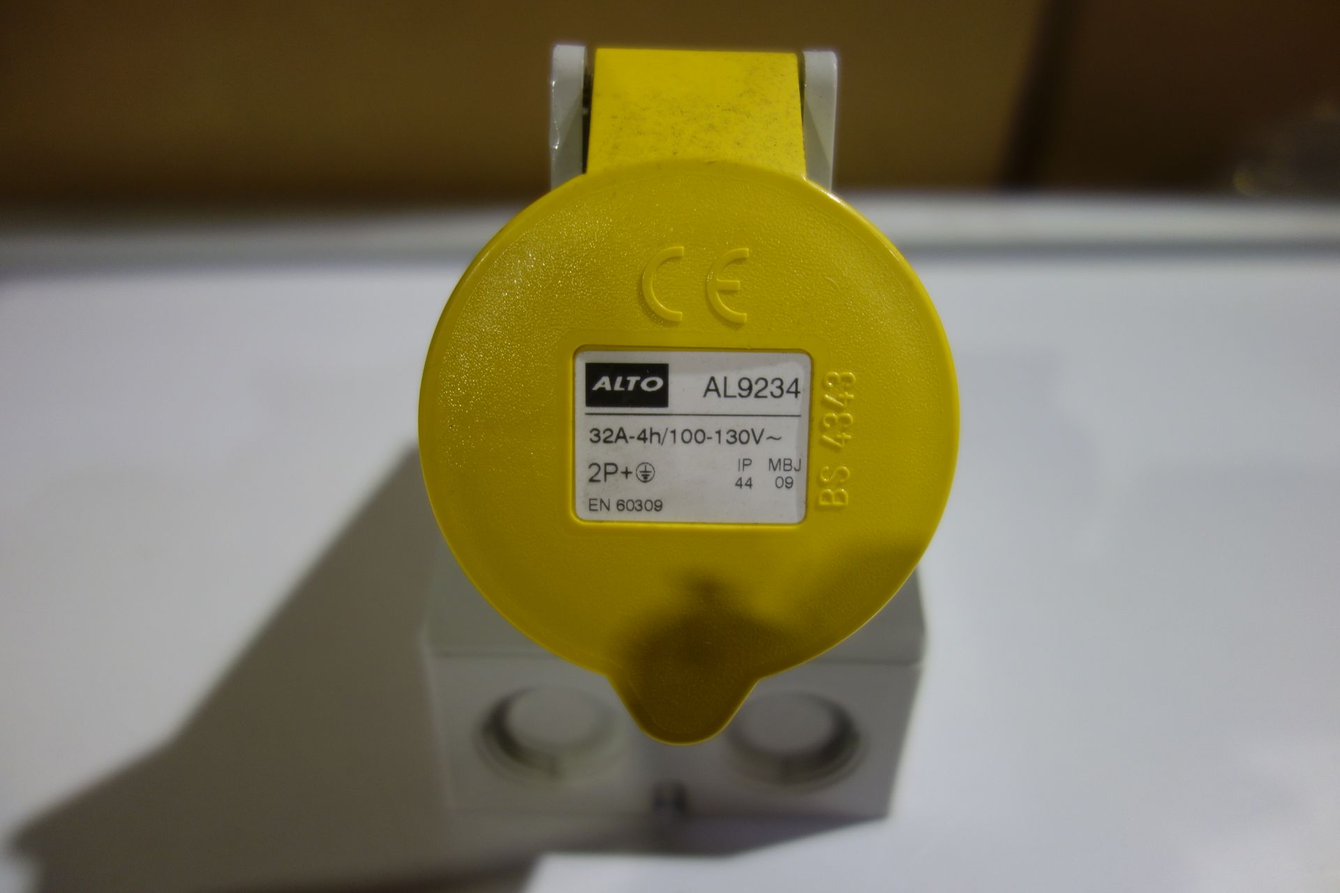 50 X Alto AL9234 Surface Mounted Yellow Gray Socket 100-130V/32A 2P + E