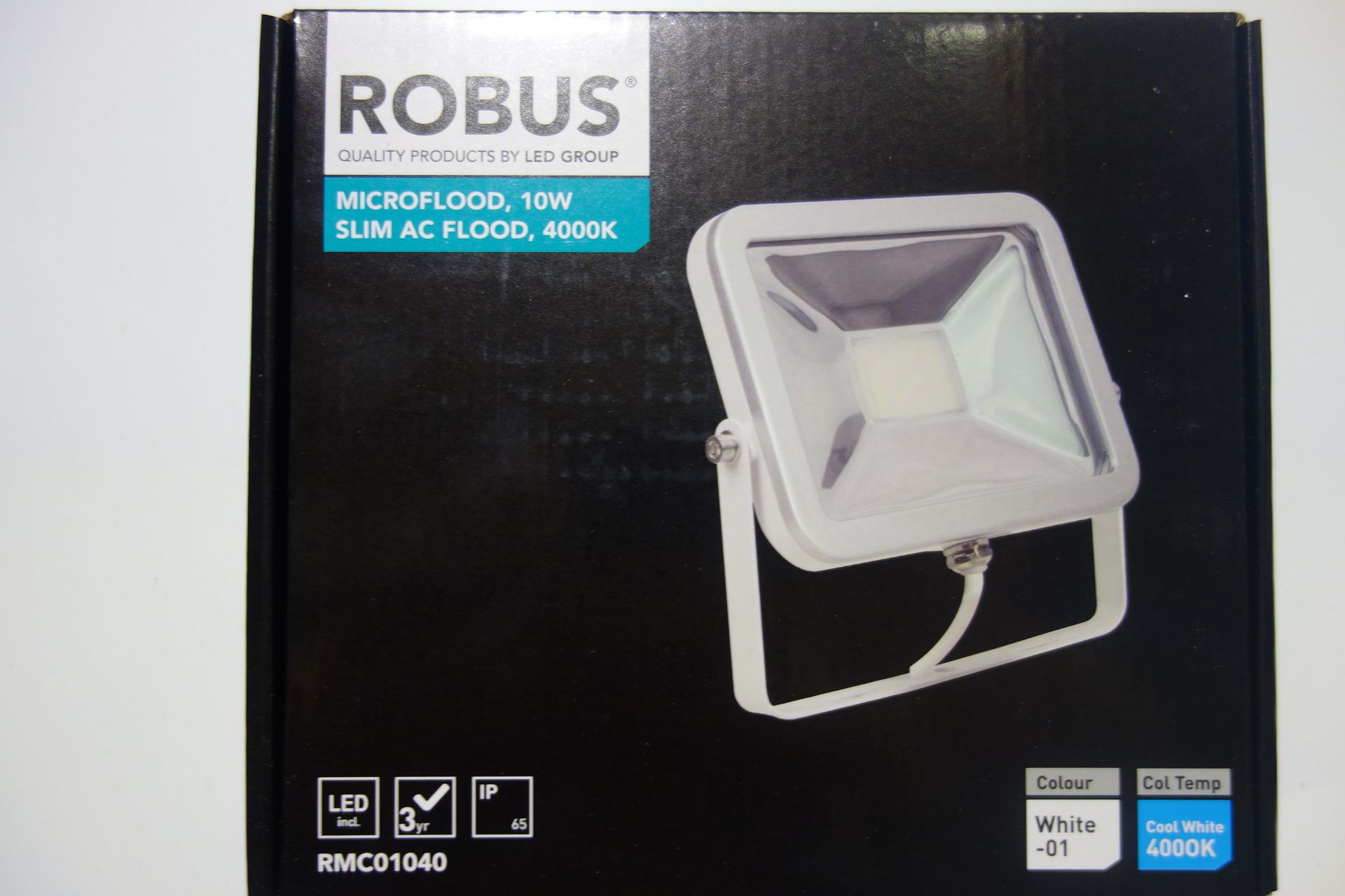 15 X Robus RMCO1040 10W MicroFlood LED 4000k COOLWHITE White Body