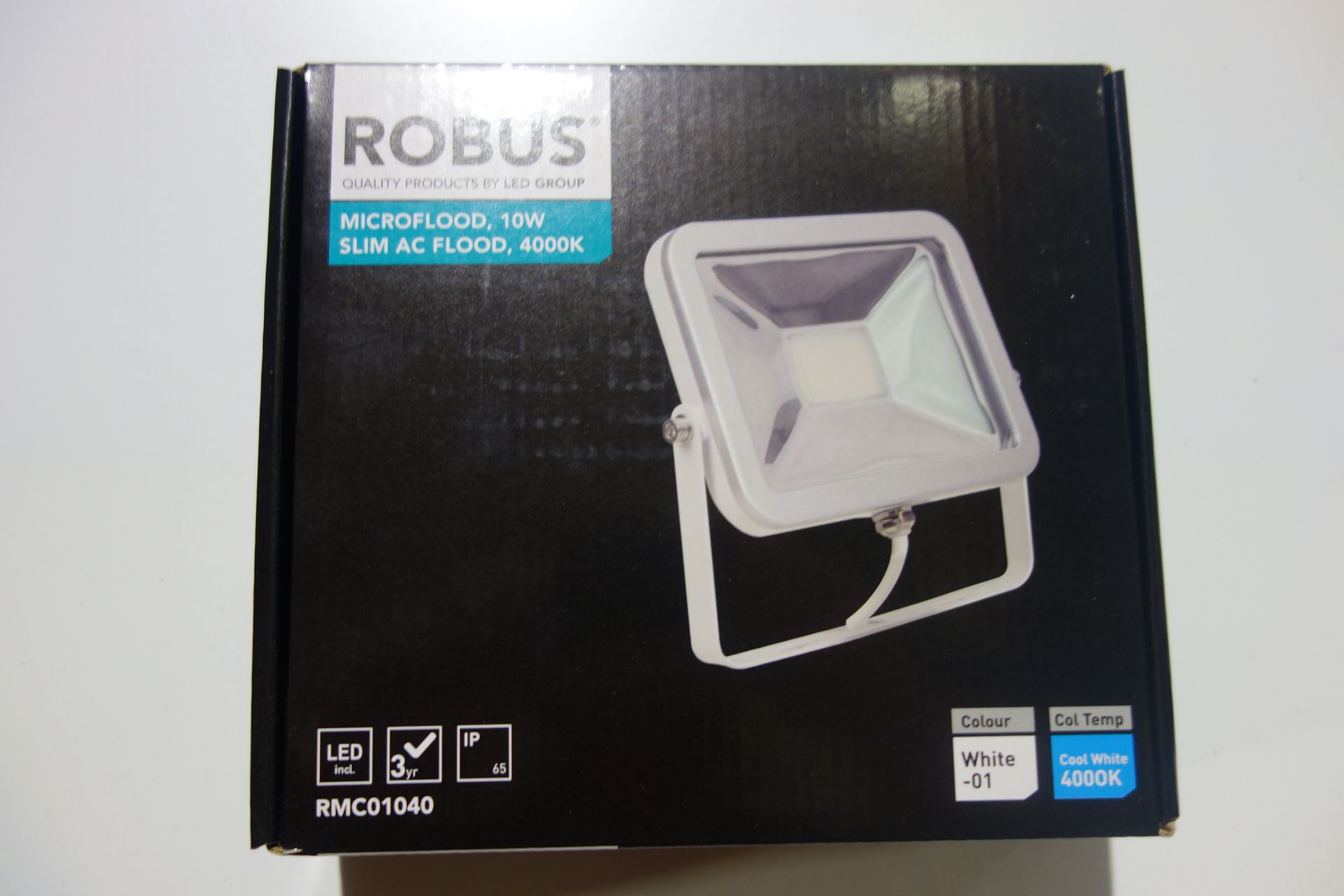 15 X Robus RMCO1040 10W MicroFlood LED 4000k COOLWHITE White Body