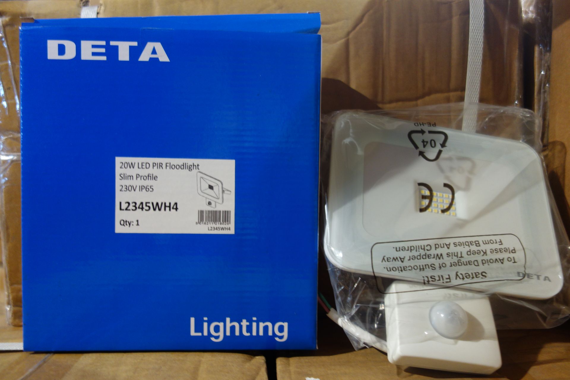 12 X Deta L2345WH4 20W LED Floodlight C/W Pir Slim Profile 230V IP65