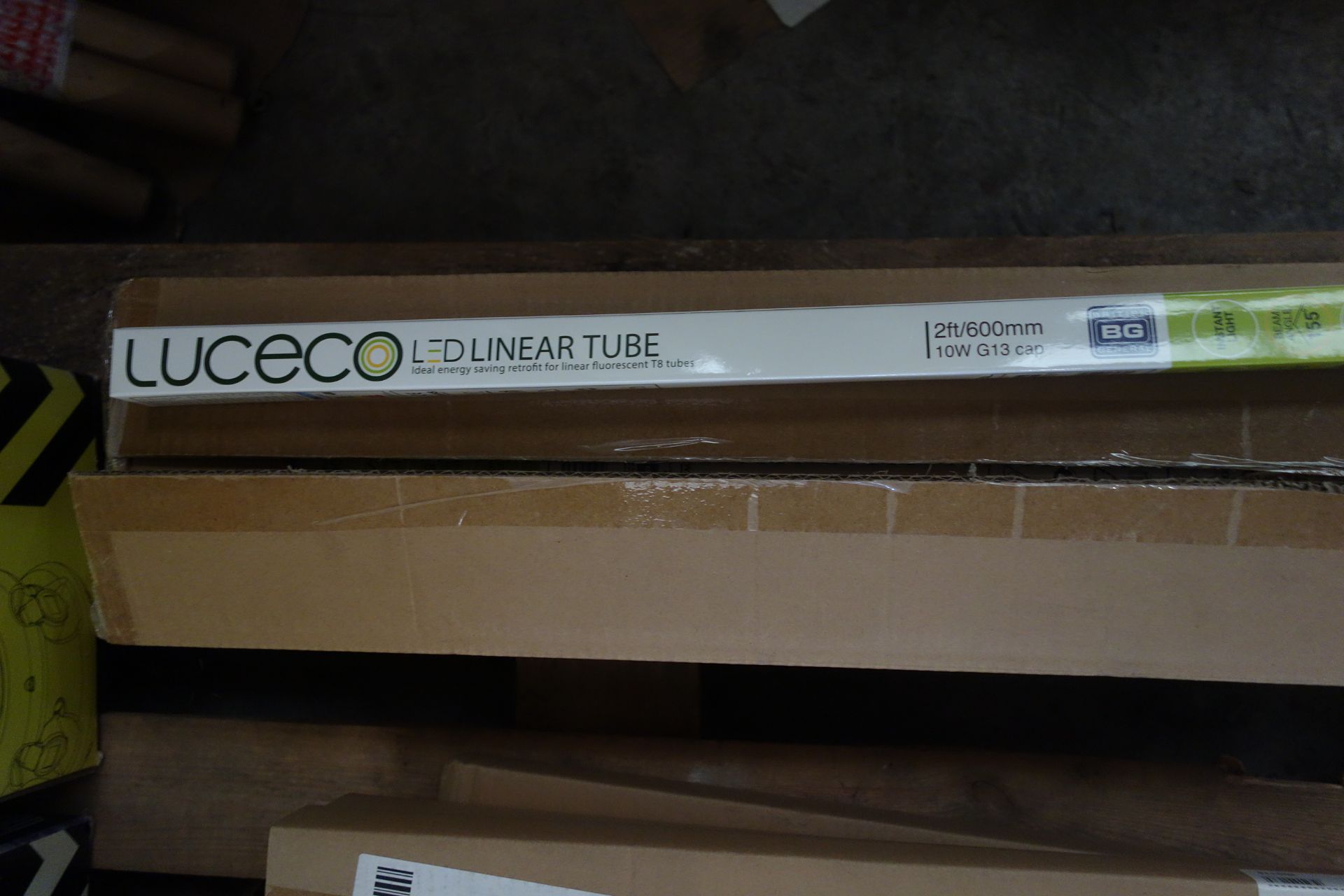 50 X luceco LED Linear Tubes T8 G13 2FT 600MM 10W 1000 Lumen 4000K Natural Cool