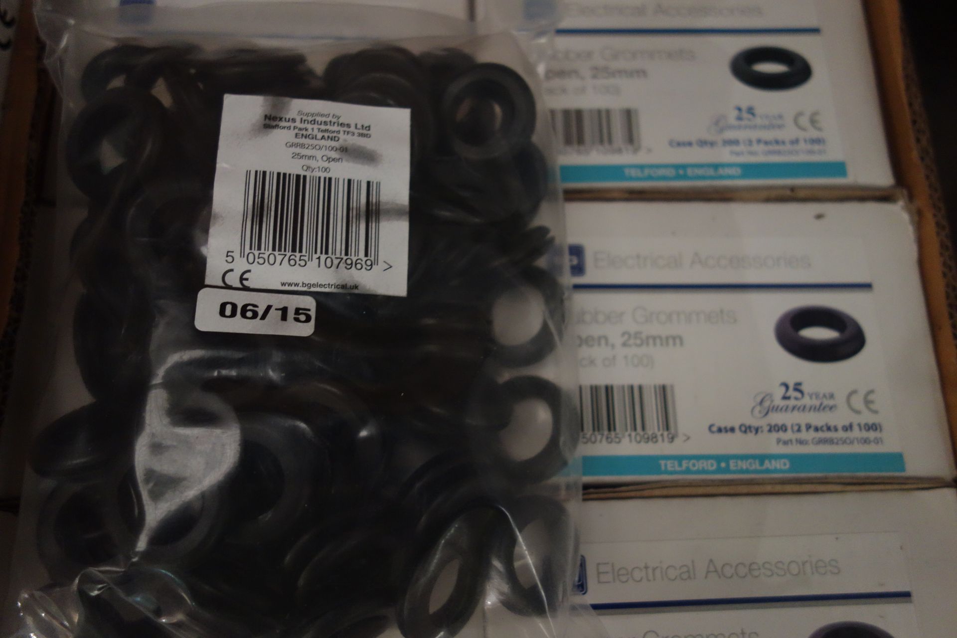 80 X Packs British Genral 25MM Open Rubber Grommets Aprox 100 Per Pack