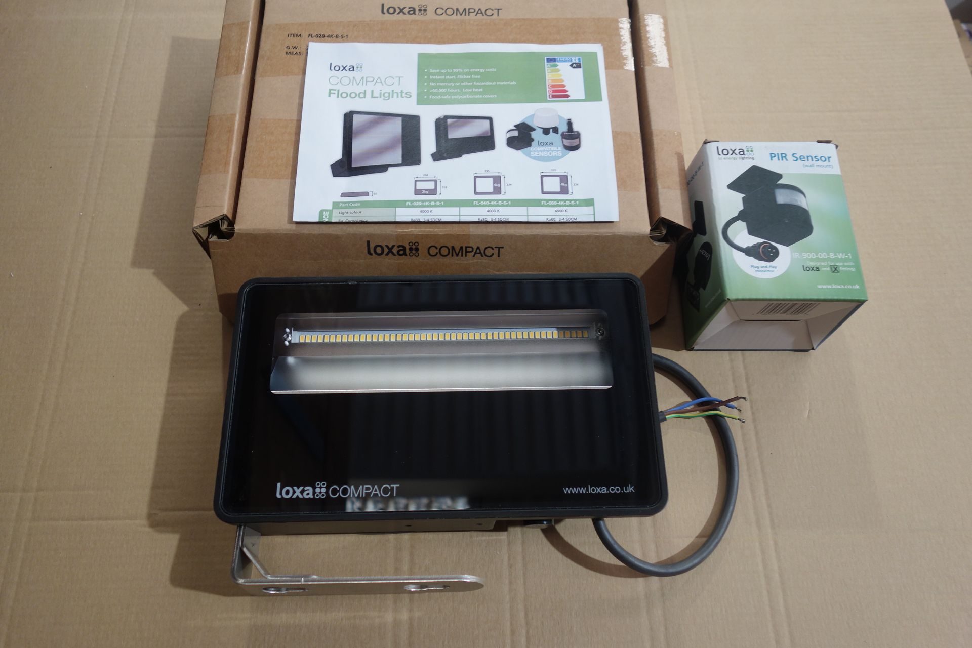 6 X Loxa FL-020-4K-B-S-1 Compact LED Floodlight 20W-4000K C/W Loxa 1R-900-00-B-W-1 PIR Sensor Wall