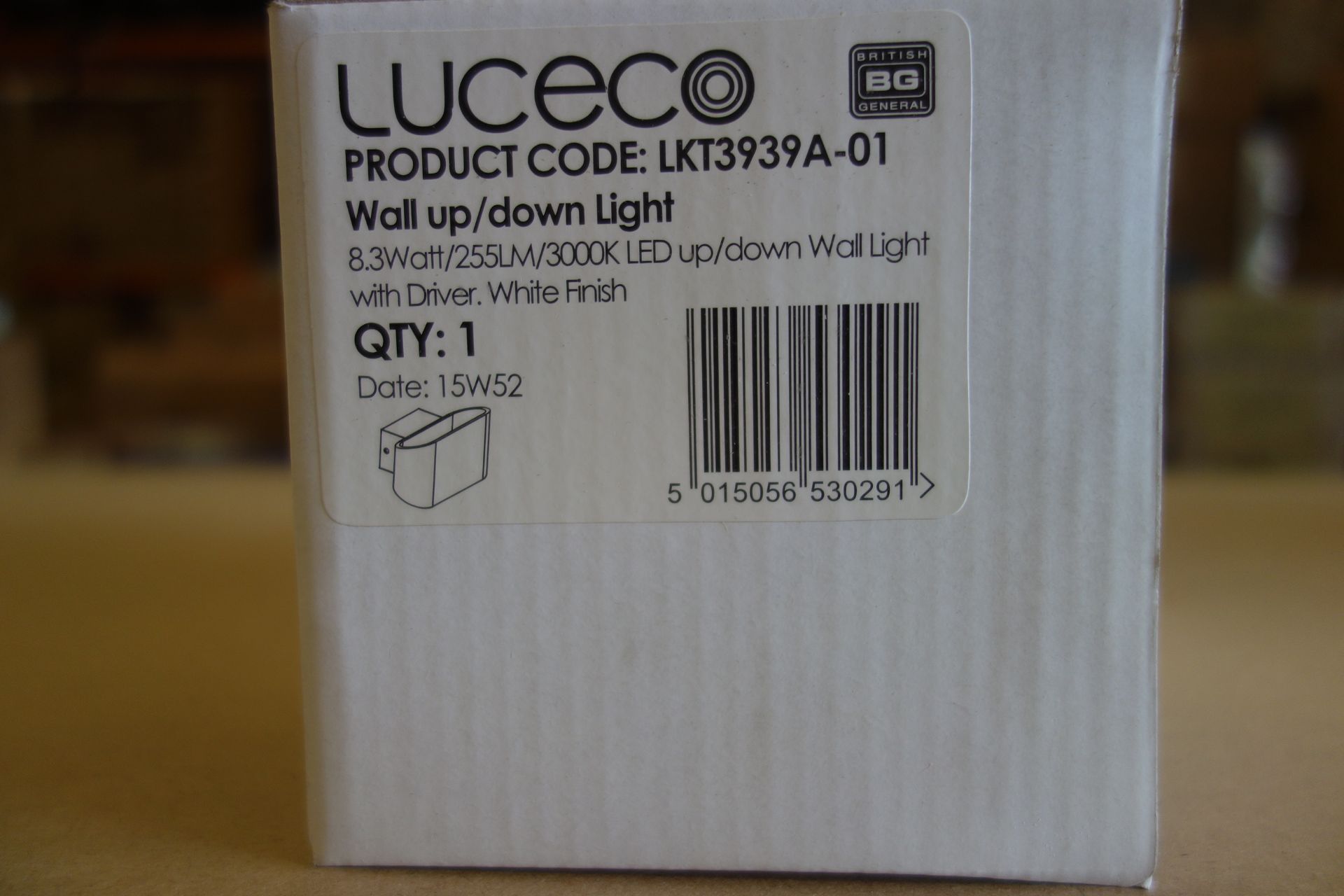 10 X Luceco LKT3939A-01 LED Wall Up/Down Light 8.3W 255 Lumen 3000K C/W Driver White Finish IP20