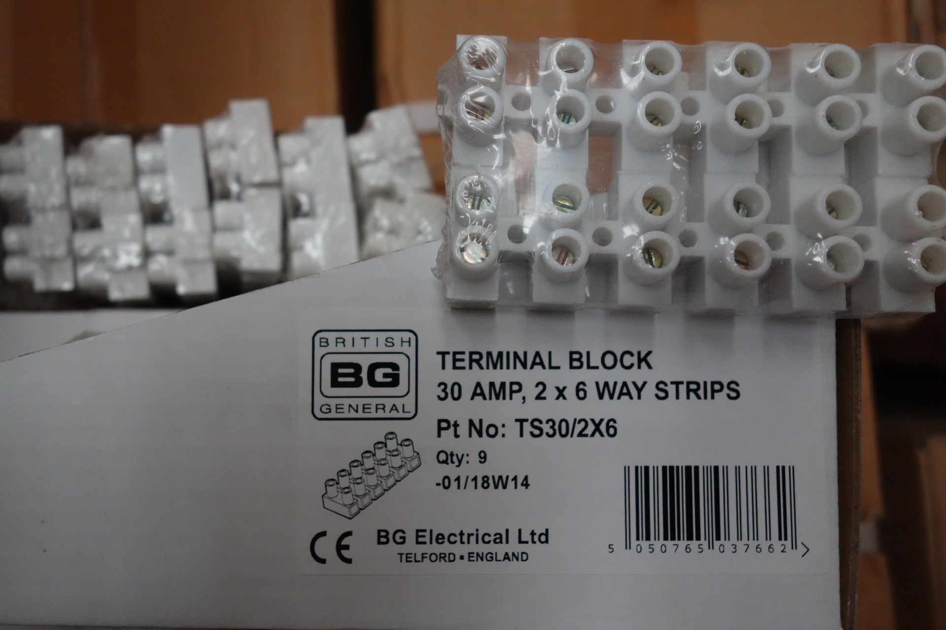 180 X Packs British General T530/2X6 30AMP 2 X 6W Terminal Black Strips White