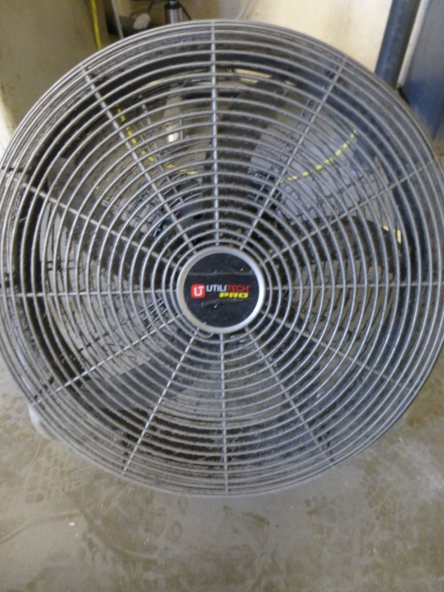 UtiliTech Pro 3 Speed Fan - Image 2 of 5