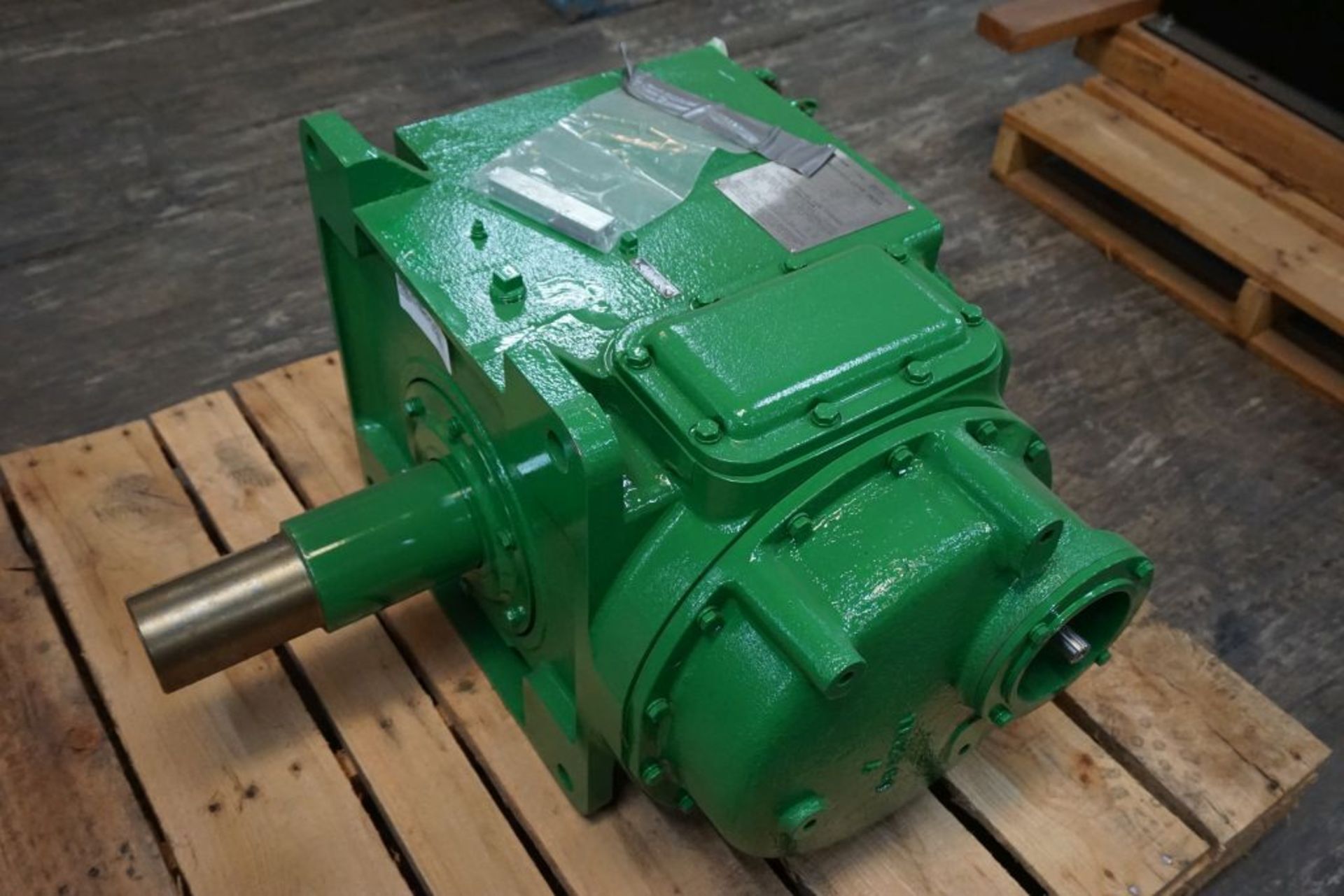 Ljungstrom Enclosed Gear Drive|Model No. 4APCD4-A; Input: 1750 RPM; Output: 16.68; Ratio: 104.93-1|L - Image 4 of 6