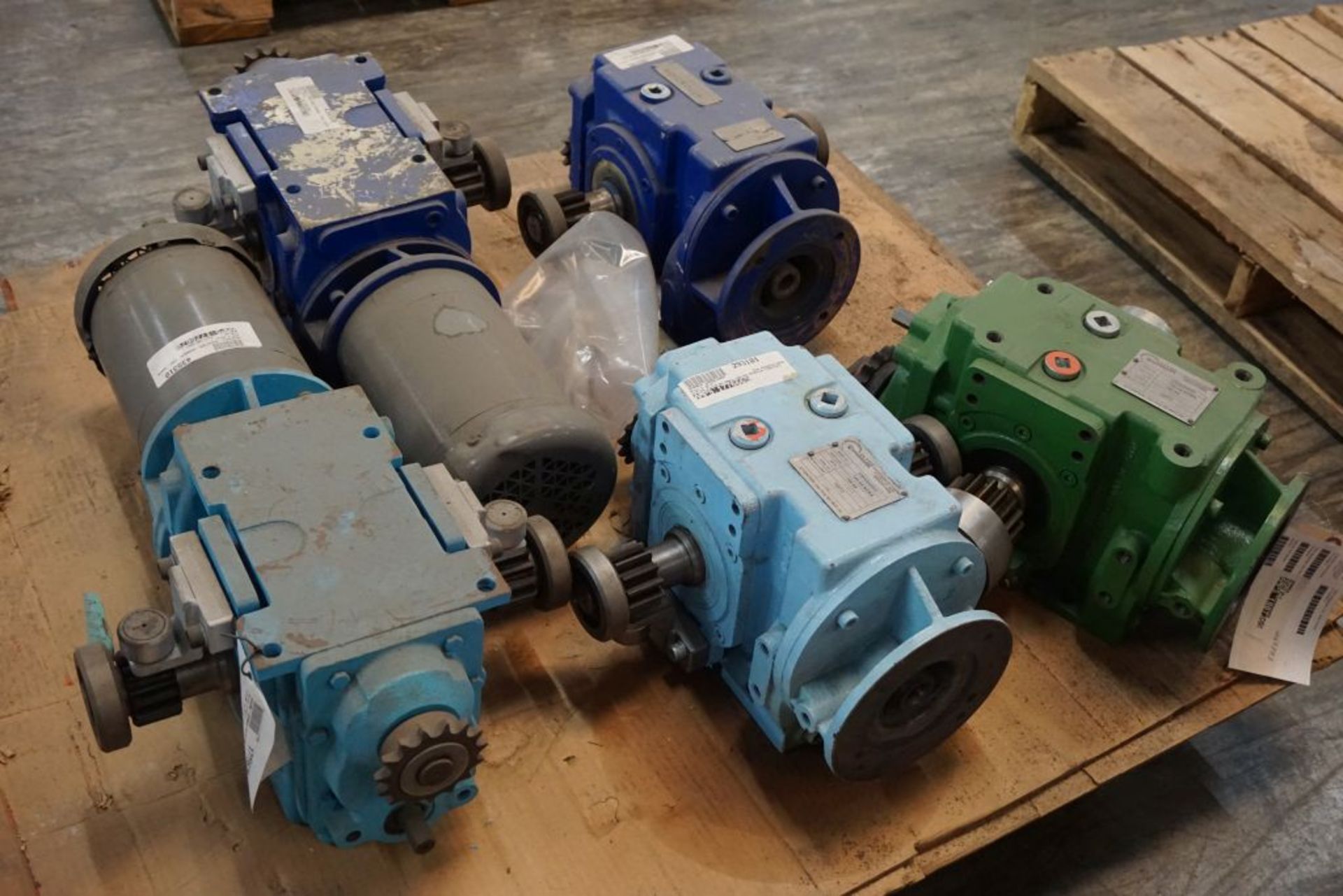 Lot of (5) Gearboxes|Lot Loading Fee: $5.00 - Image 2 of 22