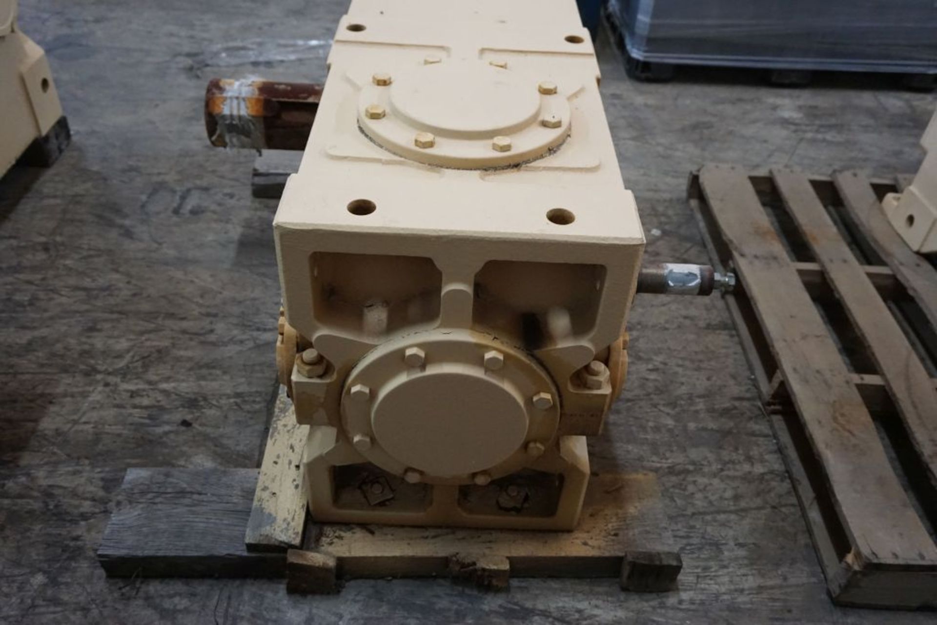 Hansen Gearbox|Type: RDF41-AN; SF: 2.3; 62 HP; Ratio: 160; RPM: 1760/10.9|Lot Loading Fee: $5.00 - Image 2 of 8