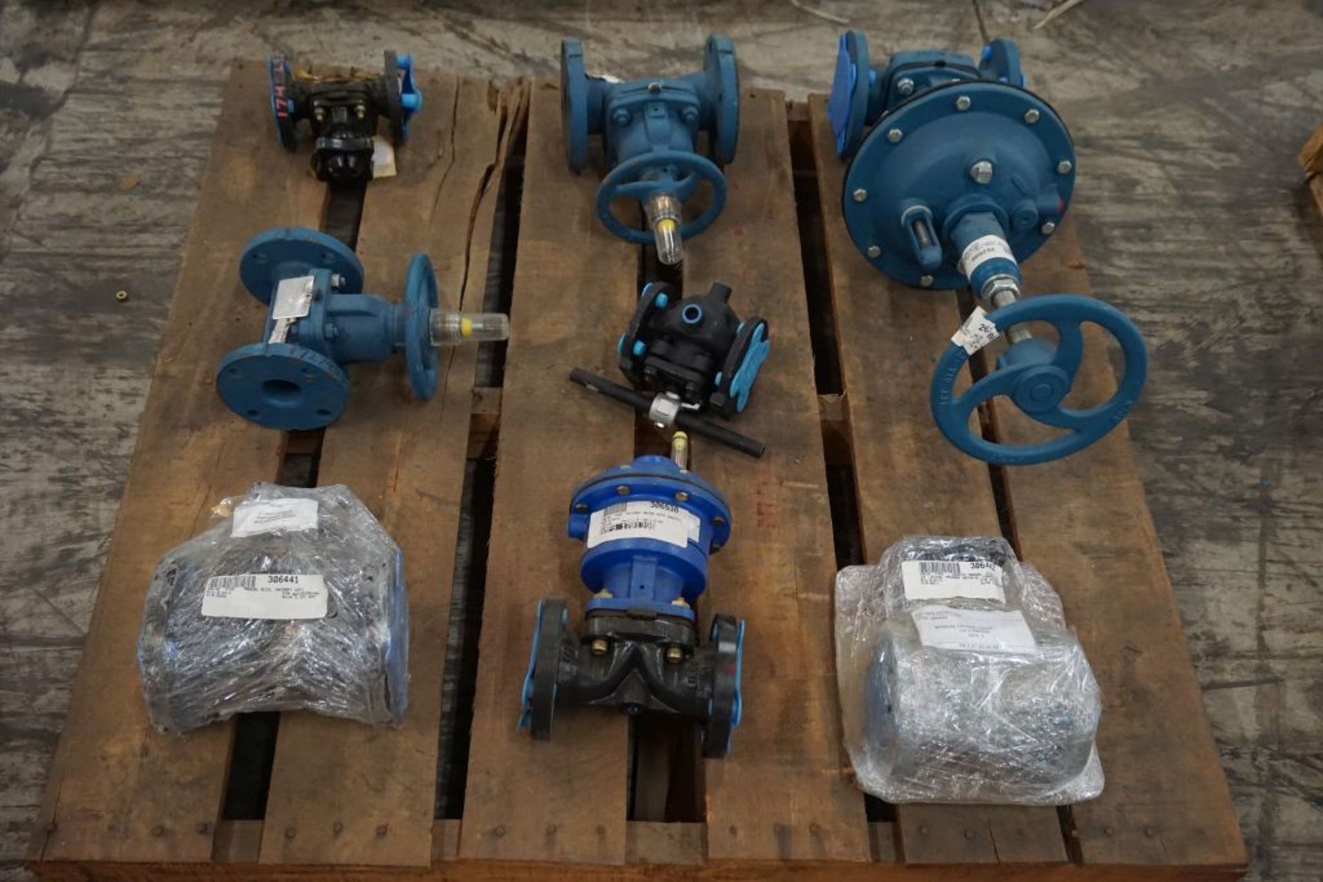 Lot of (8) Assorted Valves|Lot Loading Fee: $5.00