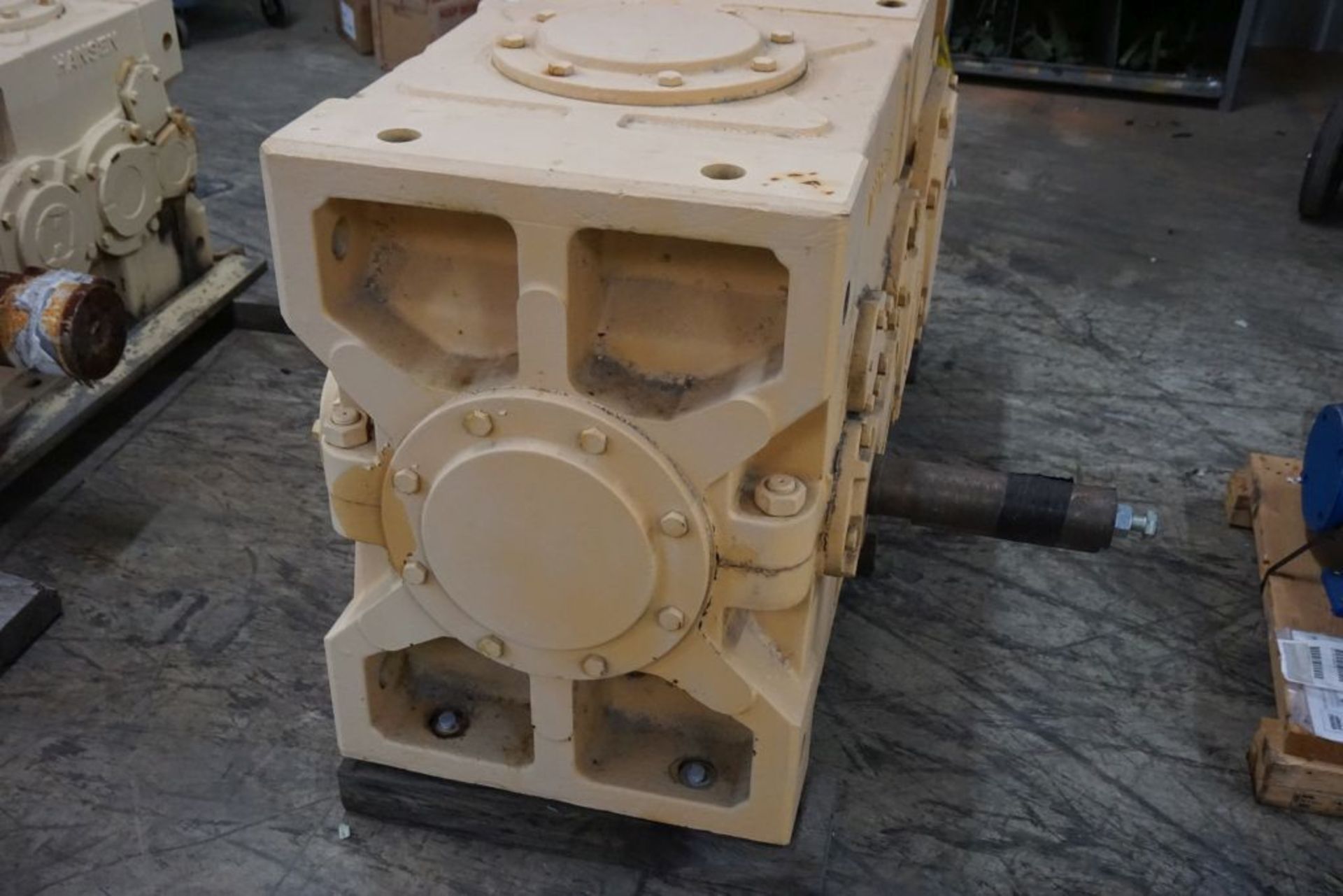 Hansen Gearbox|Type: RDH31-AN; SF: 2.2; 670 HP; Ratio: 26.18; RPM: 1780/67.2|Lot Loading Fee: $5.00 - Image 2 of 8