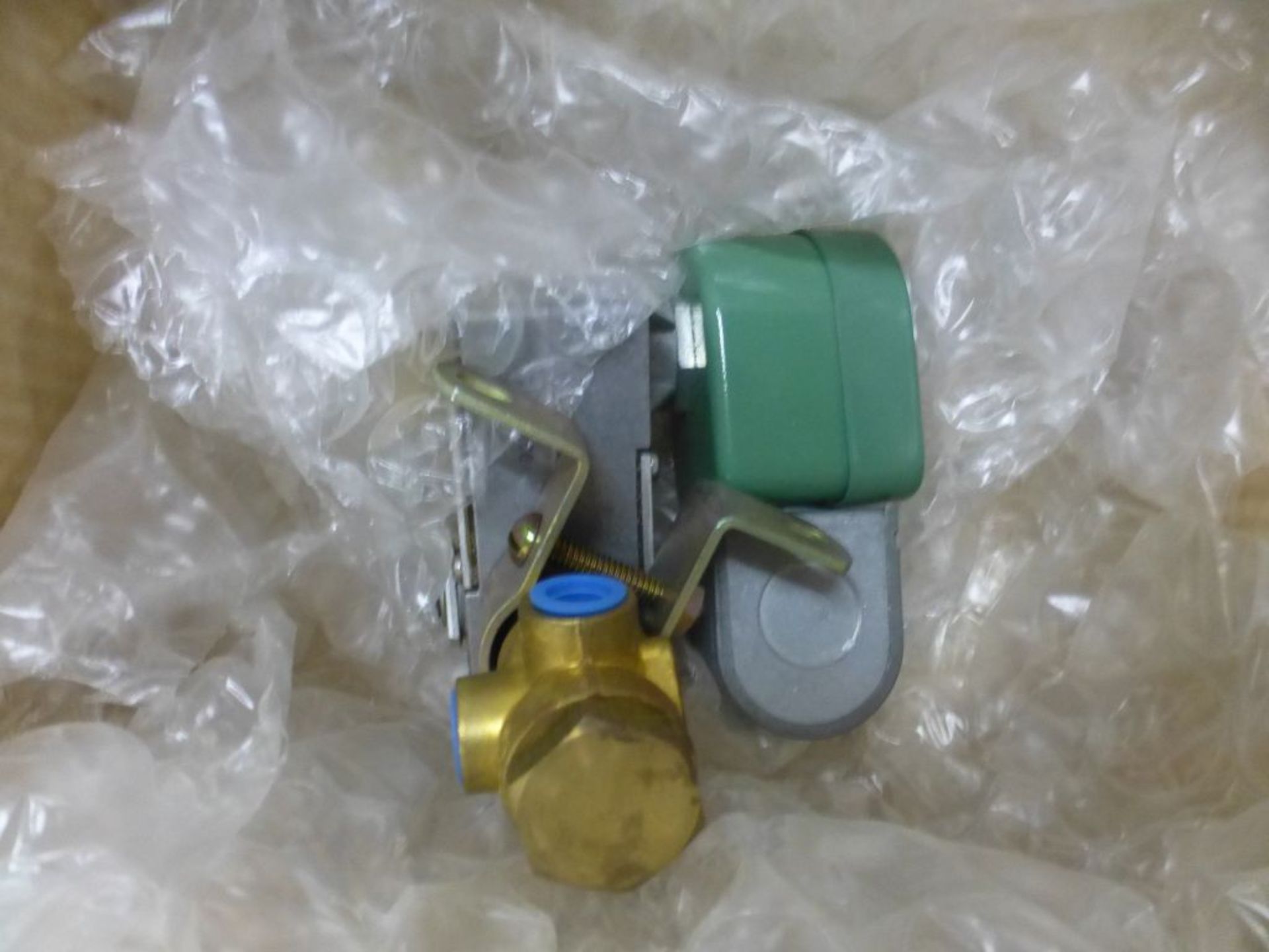 Lot of (2) ASCO Solenoid Valves|Part No. 8310A40|Lot Loading Fee: $5.00 - Image 9 of 14