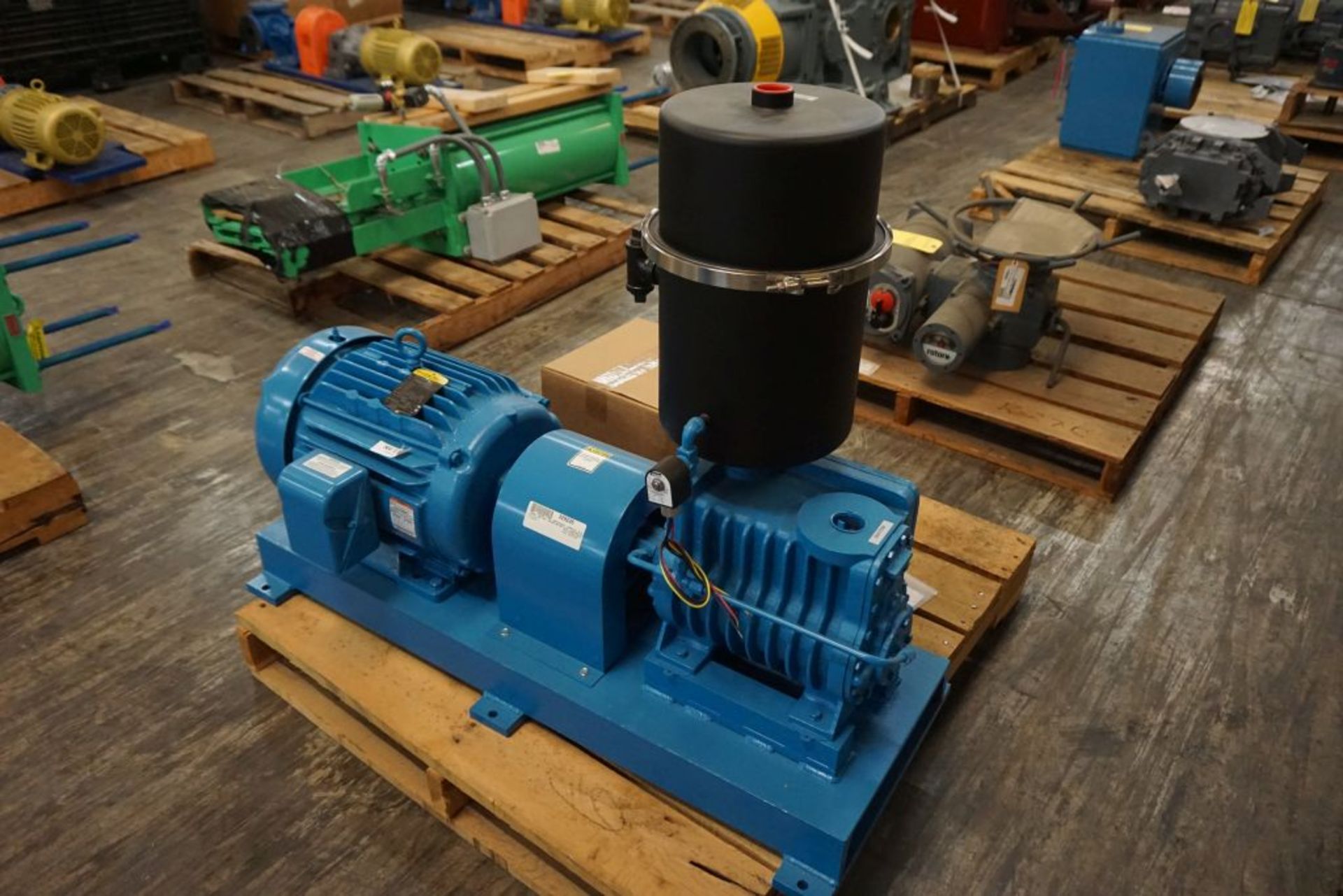 Kinney Contrifugal Vacuum Pump|Model No. KD30A; 1.5 HP; 230/460V; 580 RPM; Includes: (4) 1-Gallon Ki - Image 3 of 14