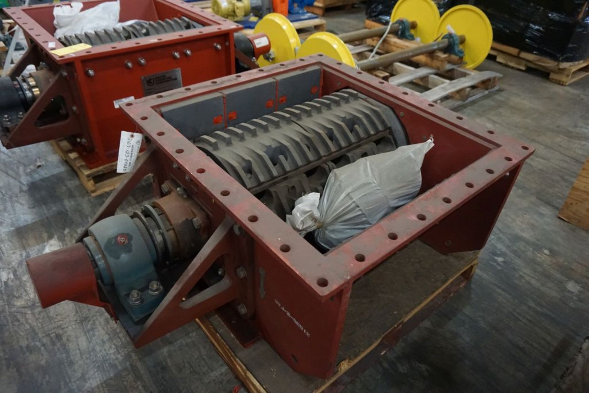 United Conveyor Corporation Crusher|Product No. 2103-123-040 20; Crusher: 33"|Lot Loading Fee: $5.00 - Image 2 of 8