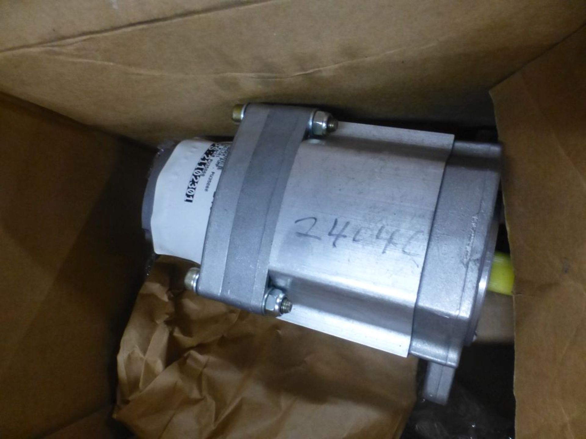 Lot of (2) Assorted Components|(1) HPI Tandem Pump Gear; Reeves Pulley Motor|Lot Loading Fee: $5.00 - Image 5 of 9