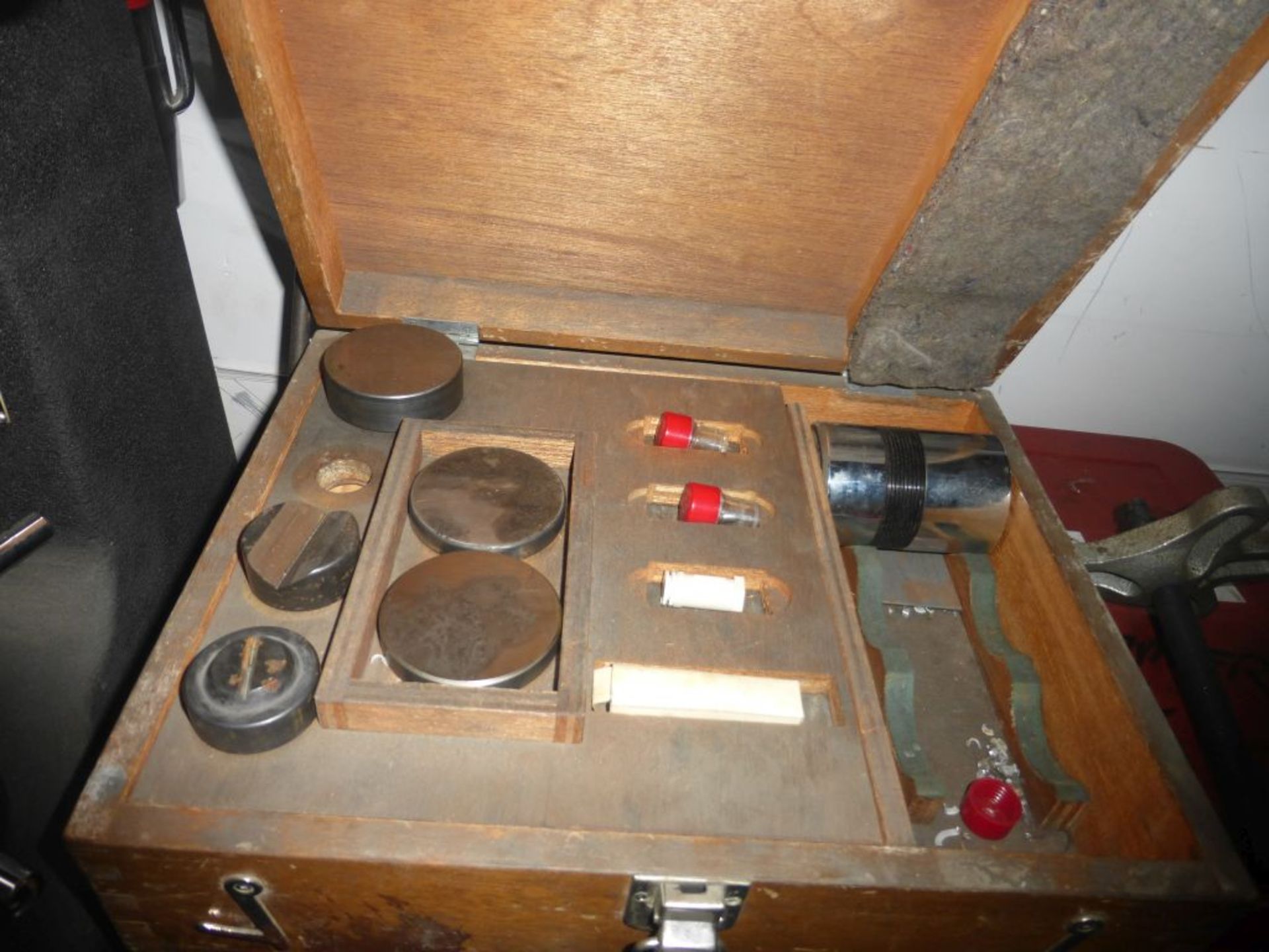 Misawa Seiki Hardness Tester|Includes Wood Box Containing Weights and Accessories - Image 4 of 8