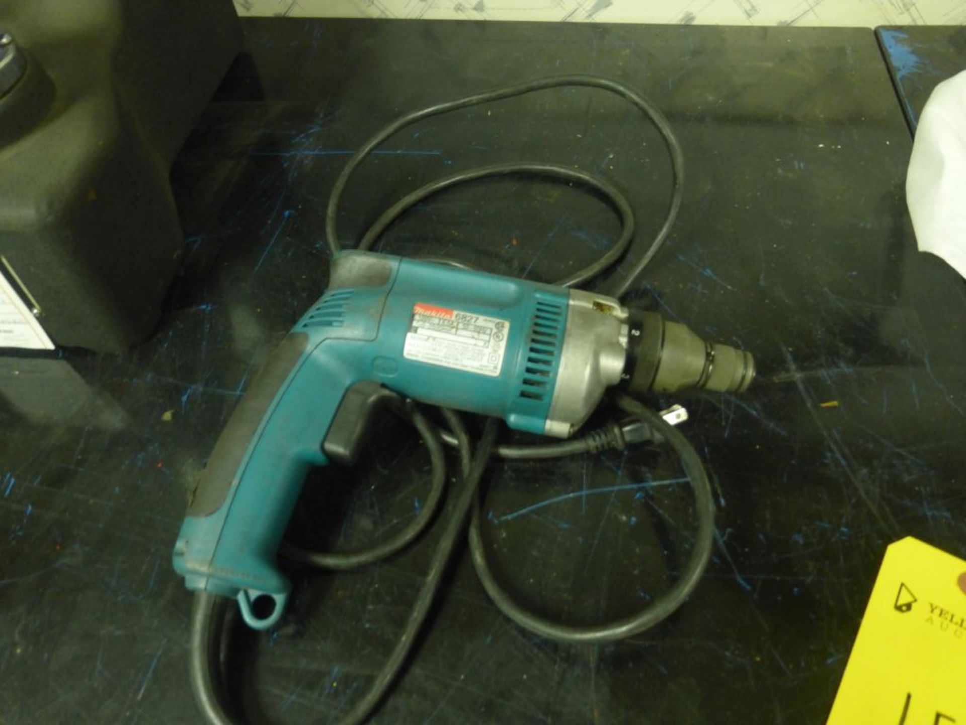 Makita 6827 Screw Gun