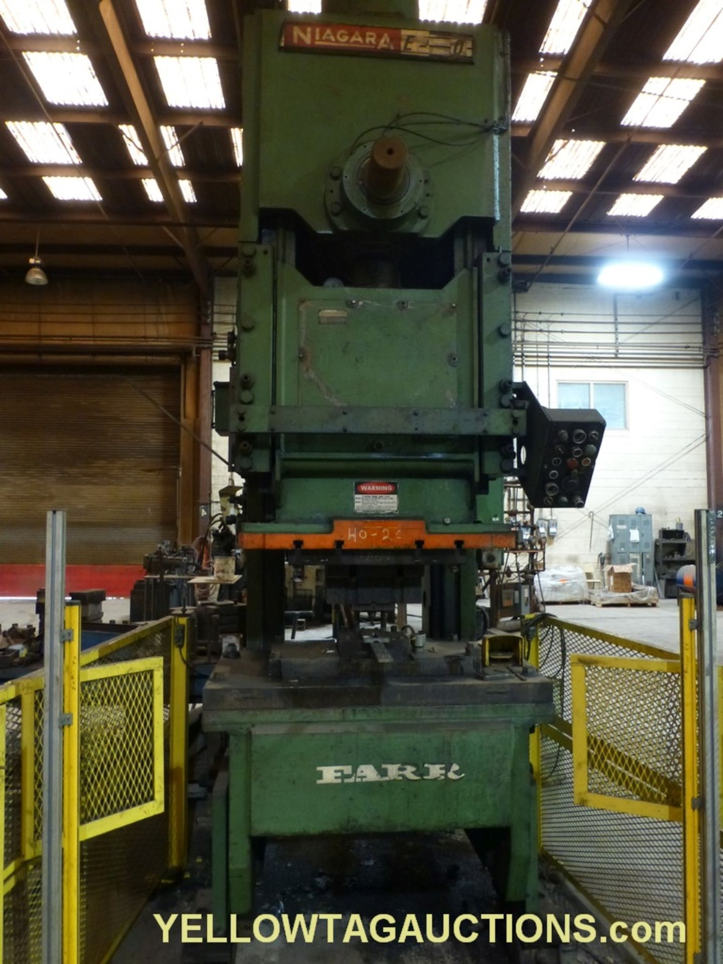 Farr Niagara E-150 150 Ton OBI Press | 2-1/2 Stroke; 22-1/4 Shut Height 6" Adjustment; 550 x 30 Bed; - Image 3 of 16