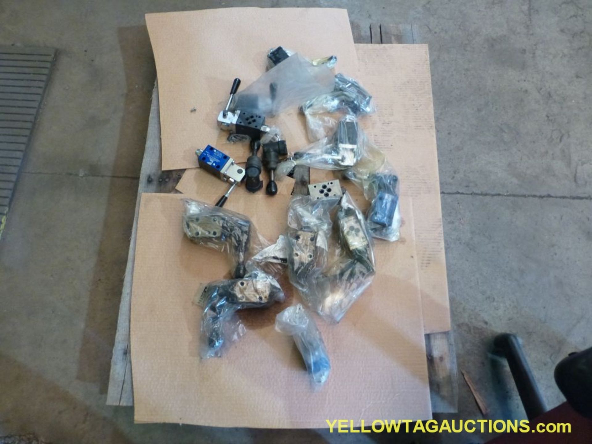 Lot of Assorted Driectional Control Valves