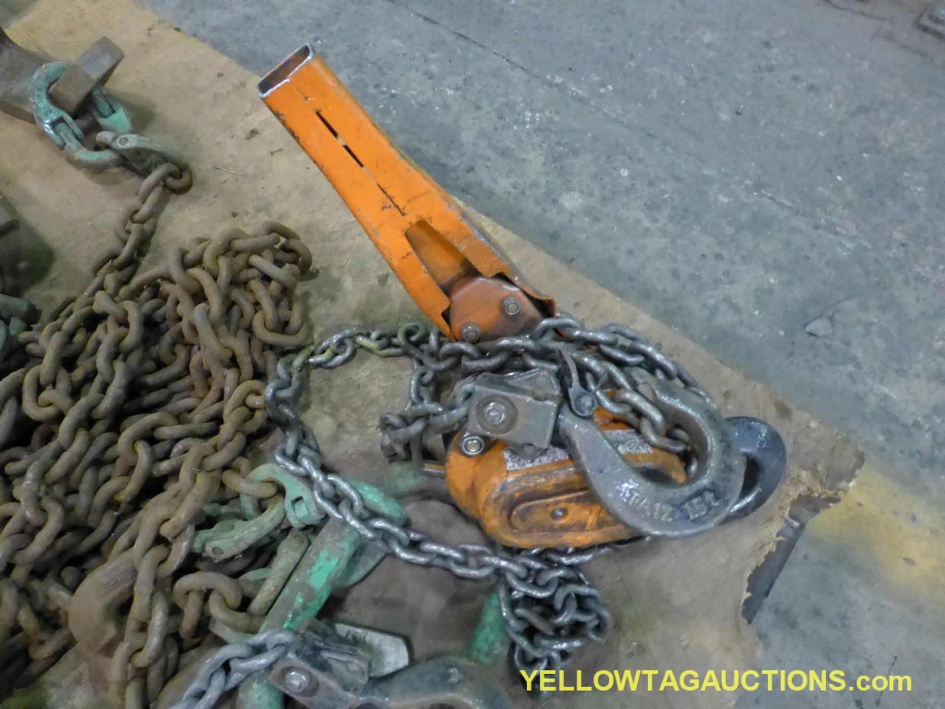 Lot of Chain Hoist and Lifting Chains - Image 5 of 5