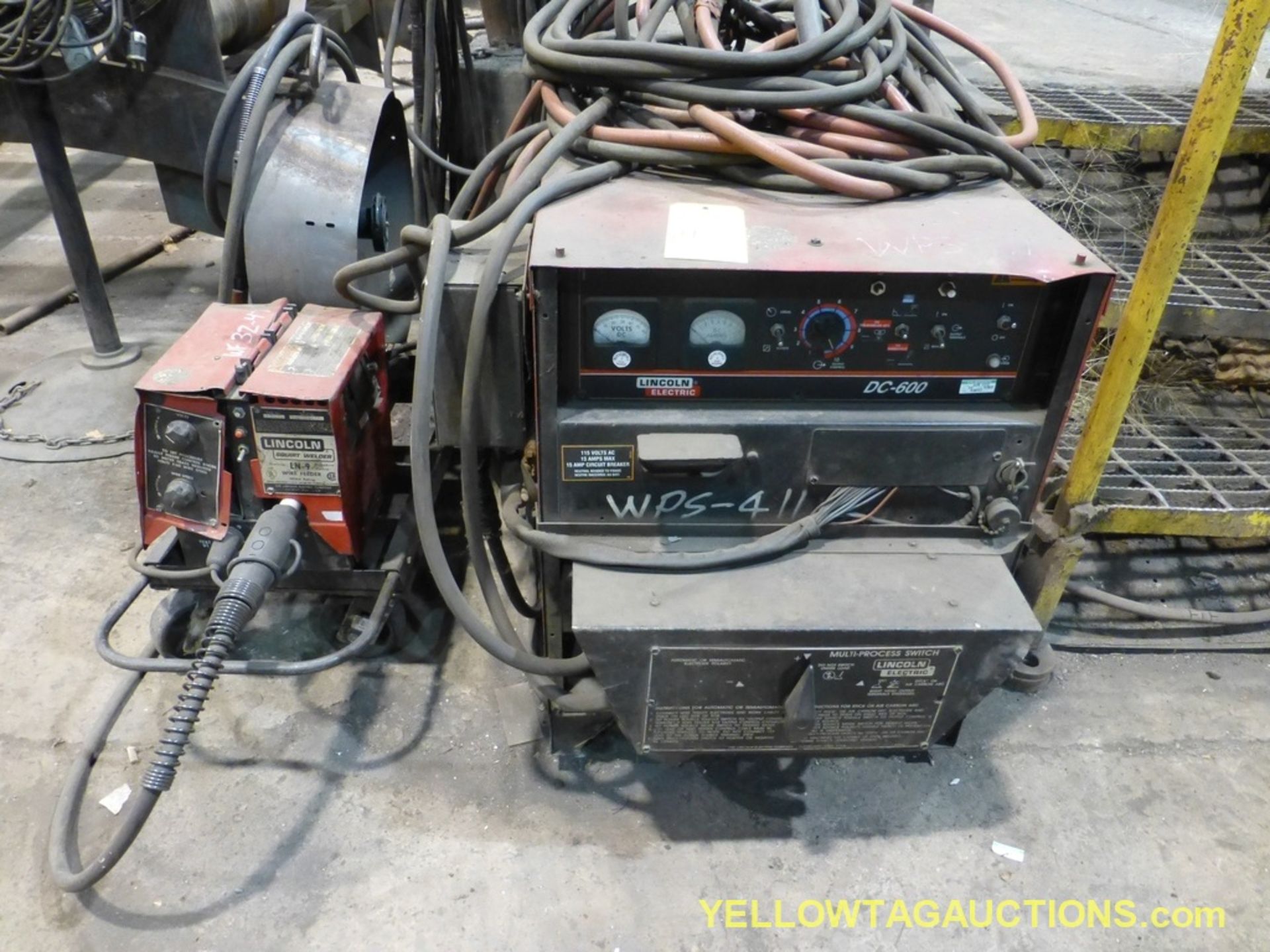 Lincoln Electric DC-600 Welder w/Multiprocess Switch | Includes: Lincoln Wire Feeder LN-9