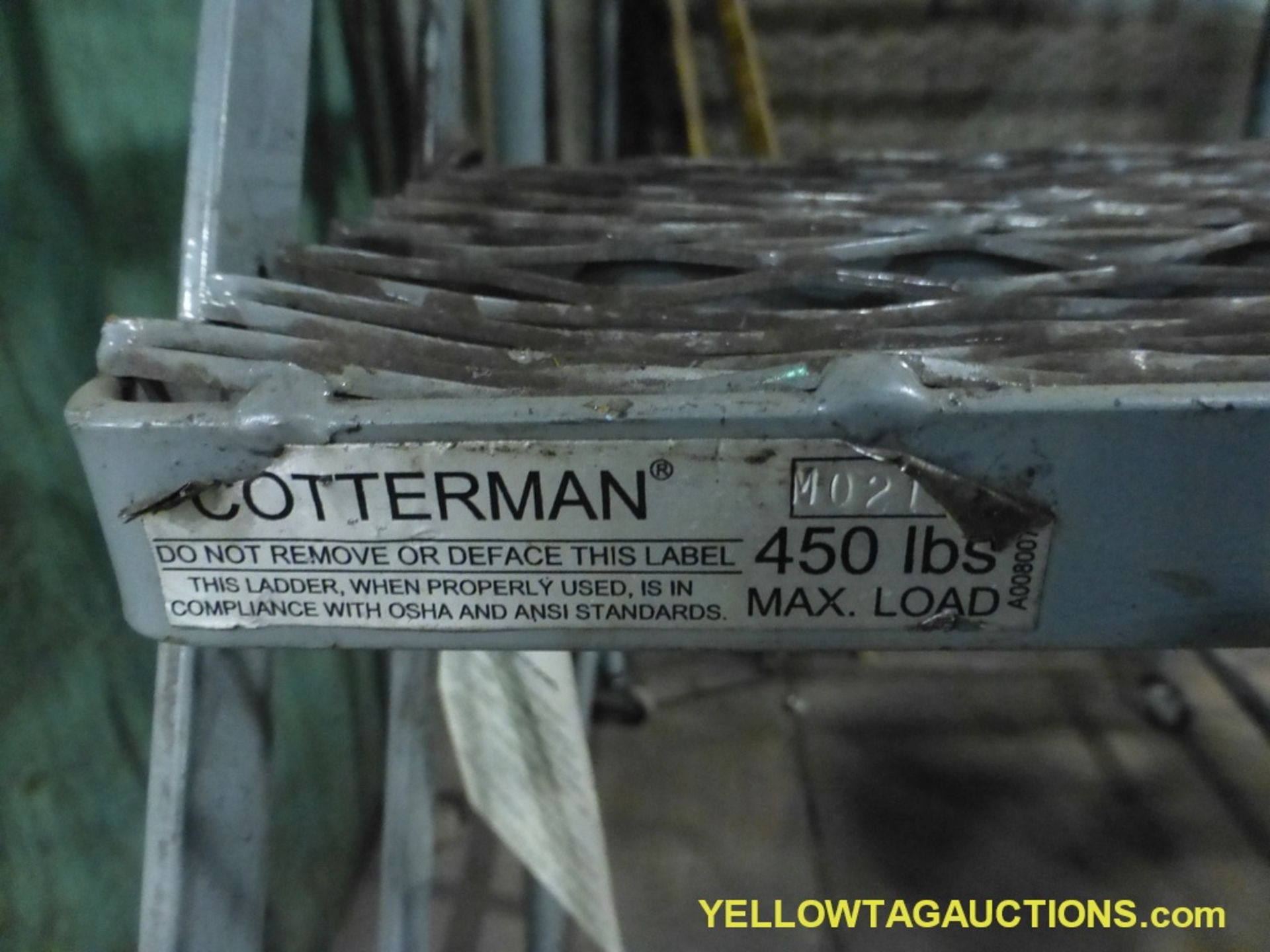 Cotterman 4' Step Ladder | 450 lb Capacity - Image 5 of 5