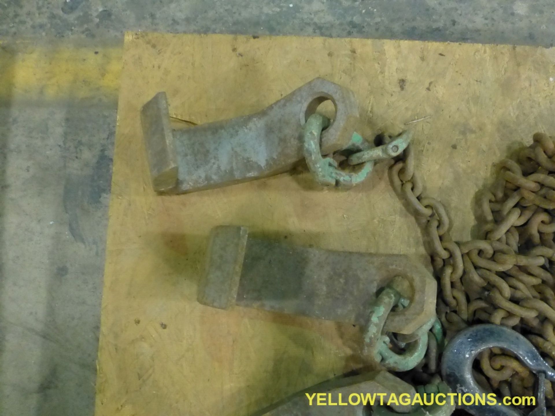 Lot of Chain Hoist and Lifting Chains - Image 3 of 5