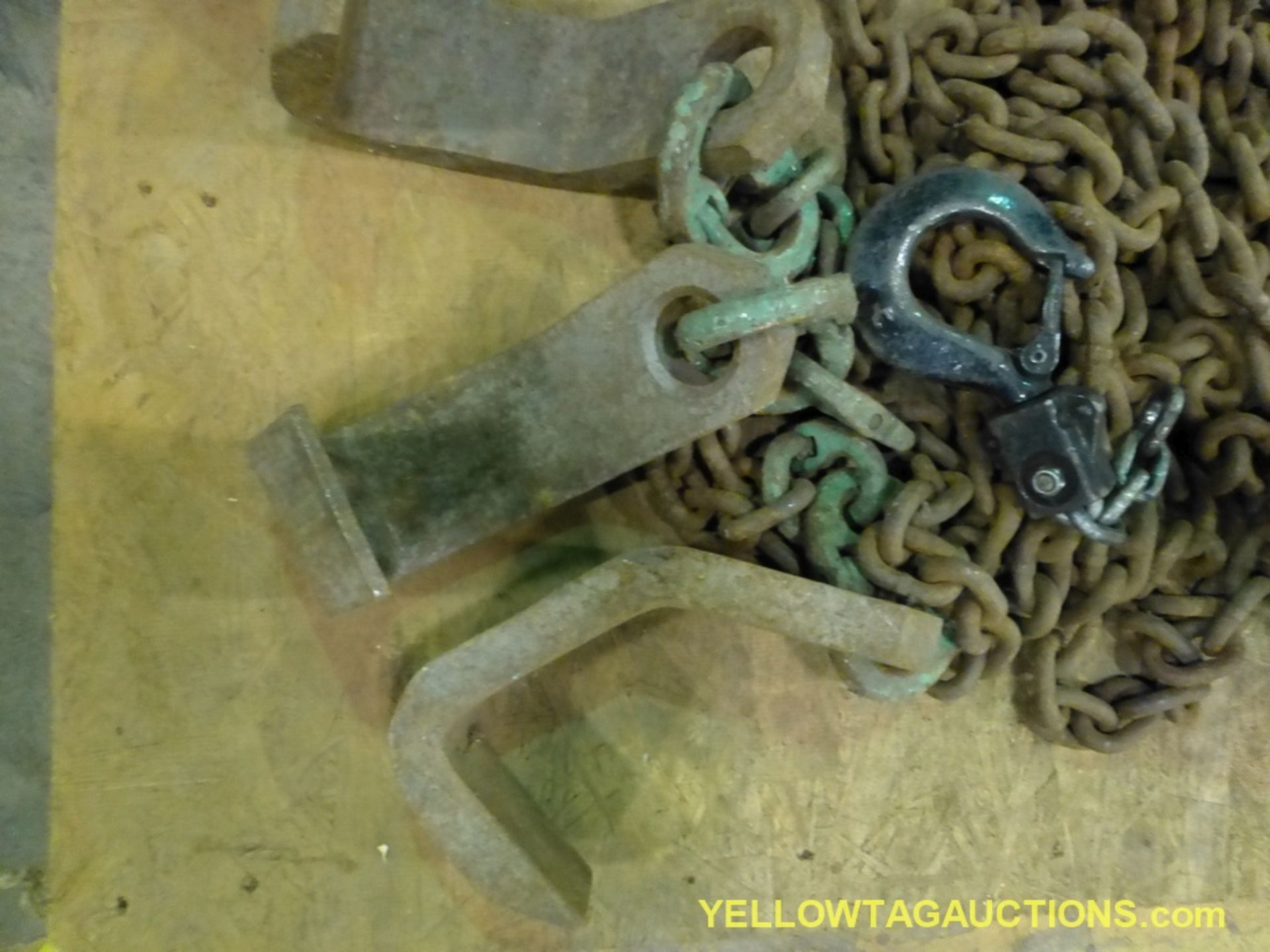 Lot of Chain Hoist and Lifting Chains - Image 2 of 5