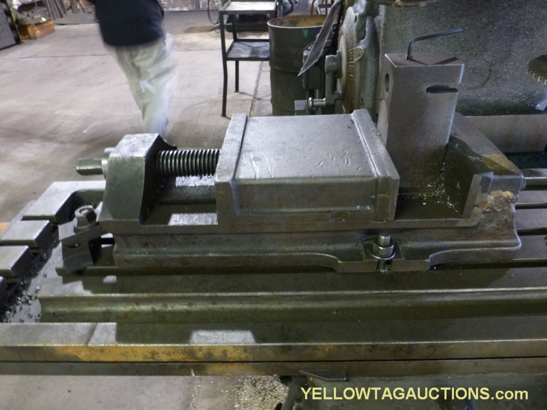 Kearney & Trecker 15HP-30K Vertical Mill | 15-1500 RPM; 15" x 60" Table; Mill Vise - Image 6 of 14