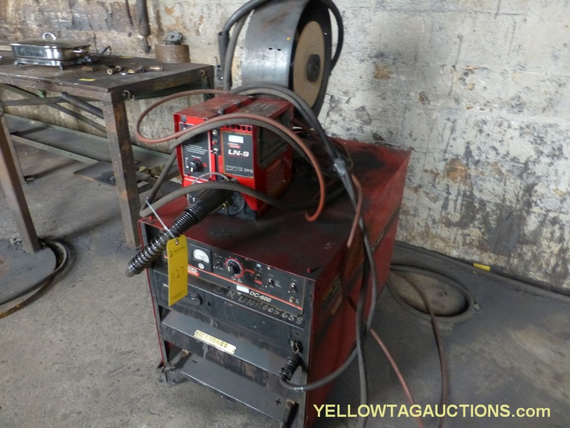 Lincoln DC-600 Welder w/LN-9 Wire Feeder