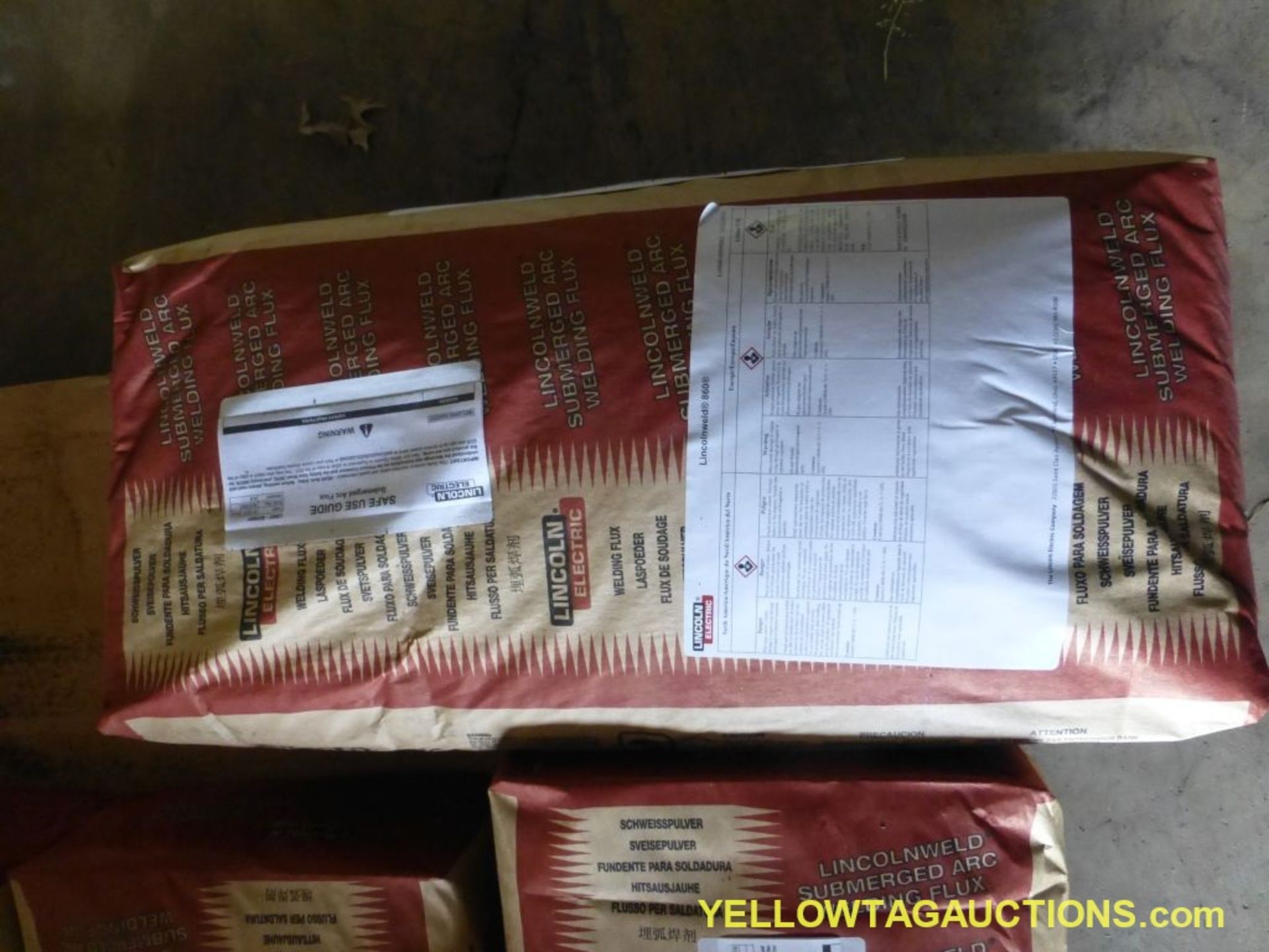 Lot of (13) Boxes of Lincoln Electric Lincolnweld 880M Submerged Arc Flux | Model No. ED031853; New - Image 4 of 5