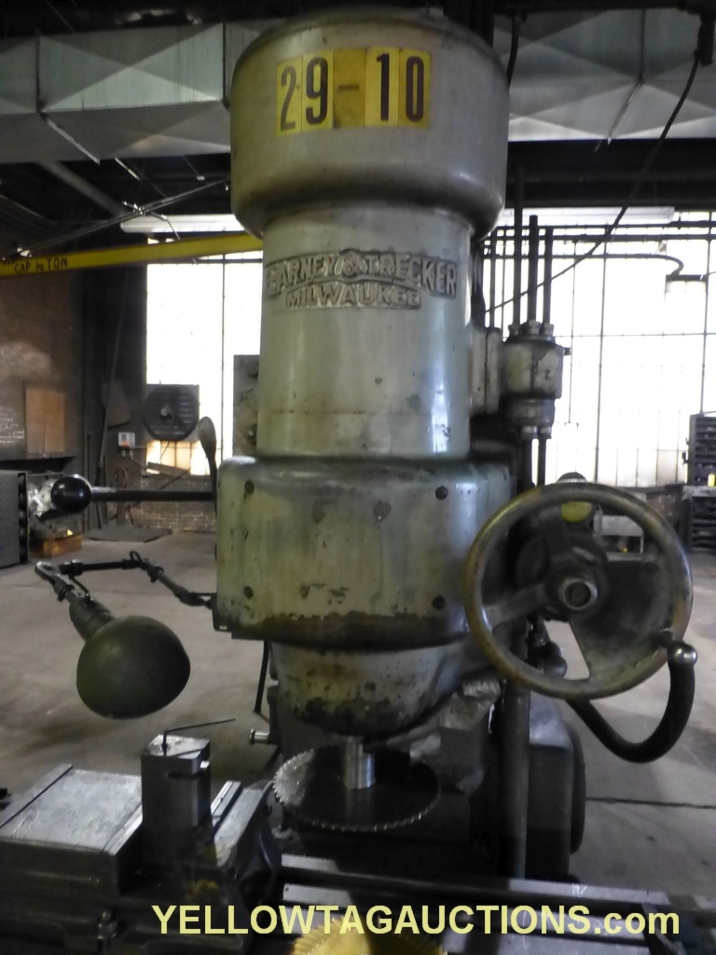 Kearney & Trecker 15HP-30K Vertical Mill | 15-1500 RPM; 15" x 60" Table; Mill Vise - Image 3 of 14